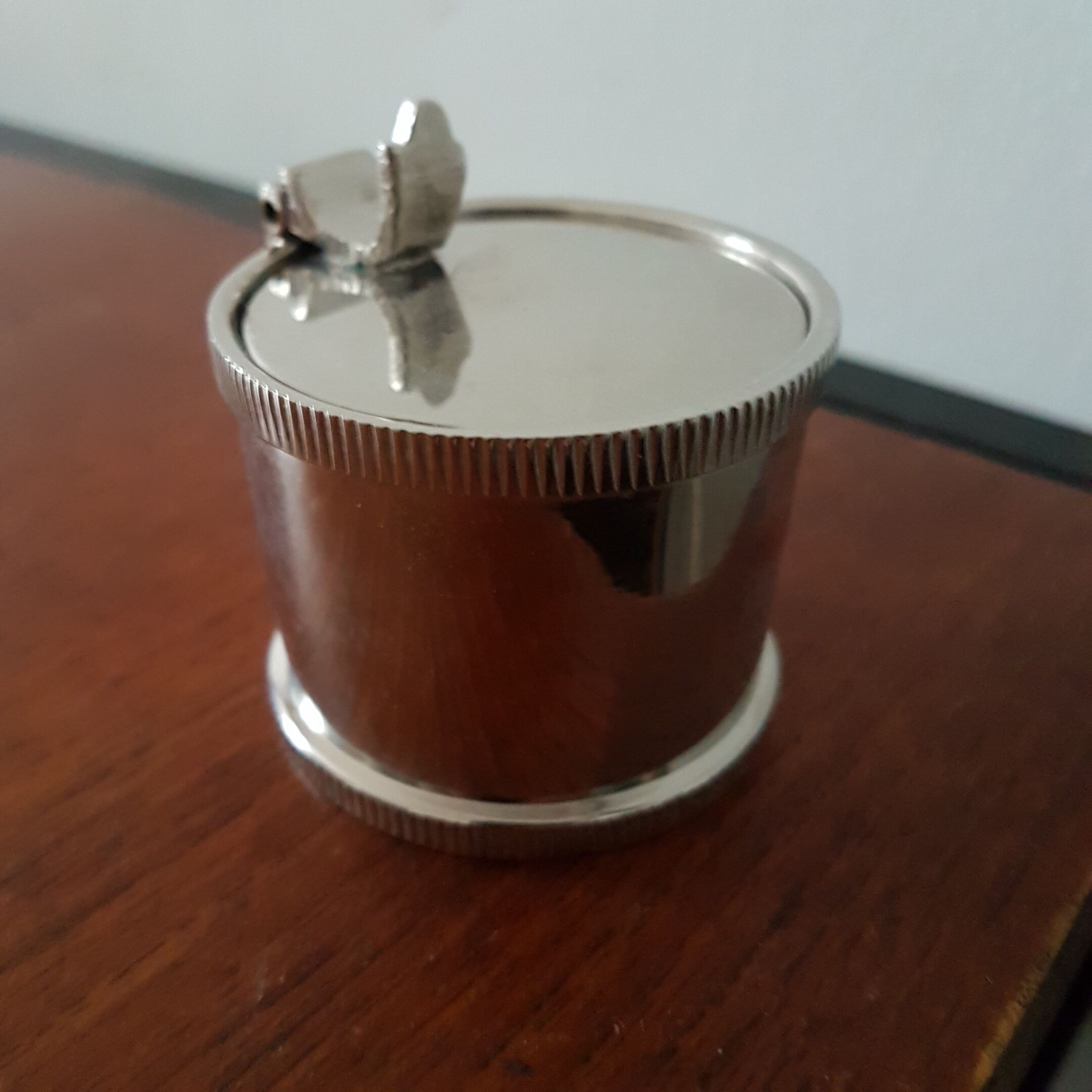 Ashtray coil metal
