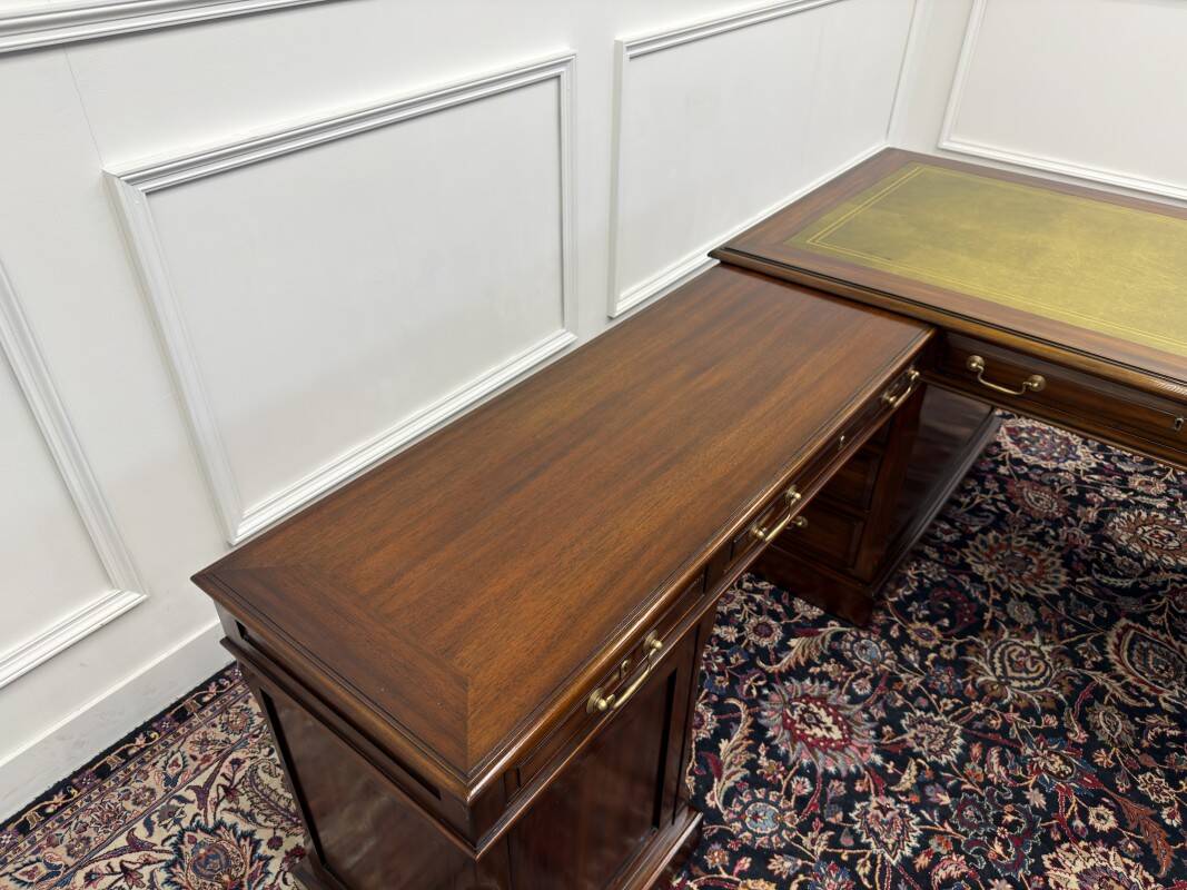 Bureau d'angle Globe Wernicke d'origine