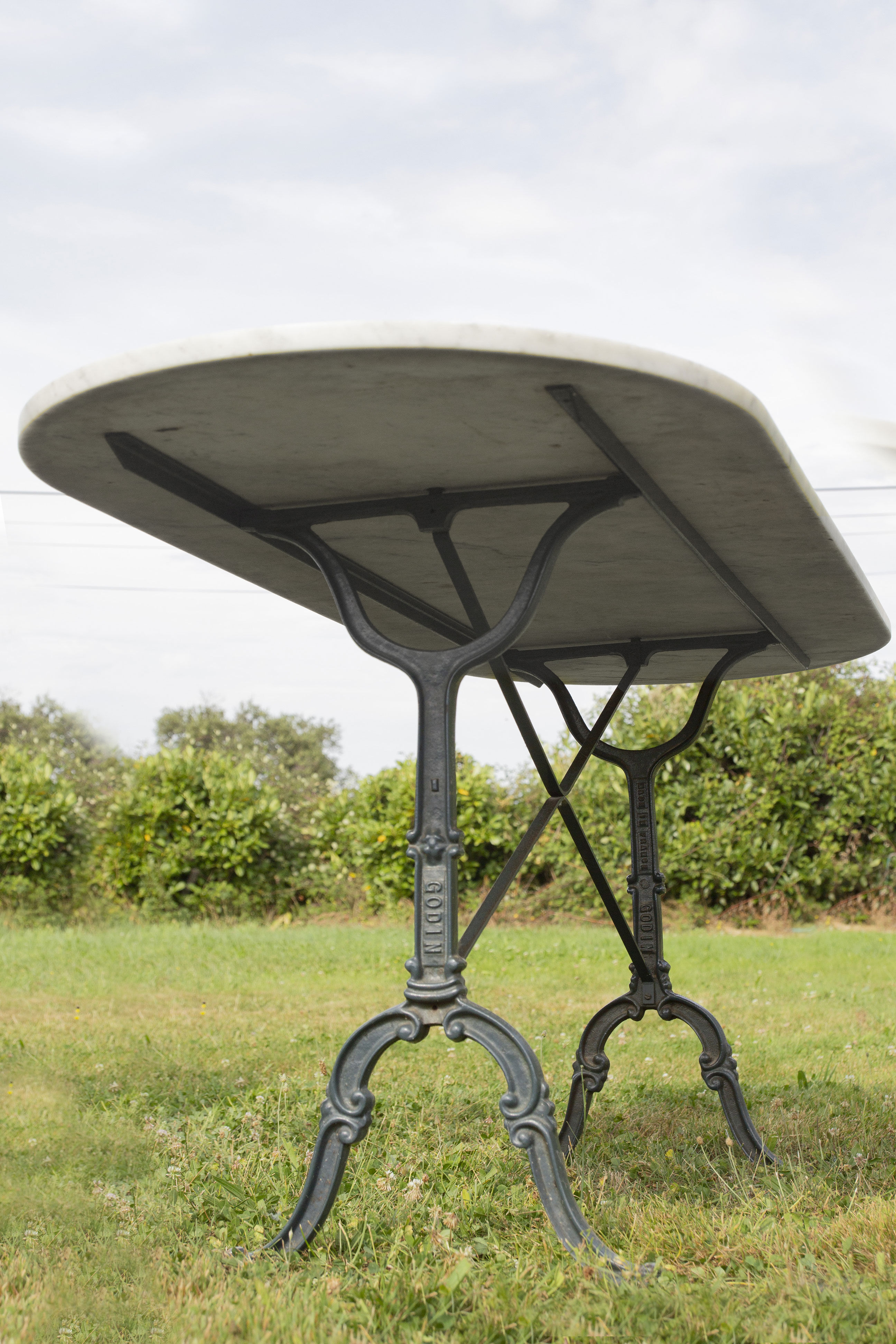 Marble bistro table and cast iron Godin