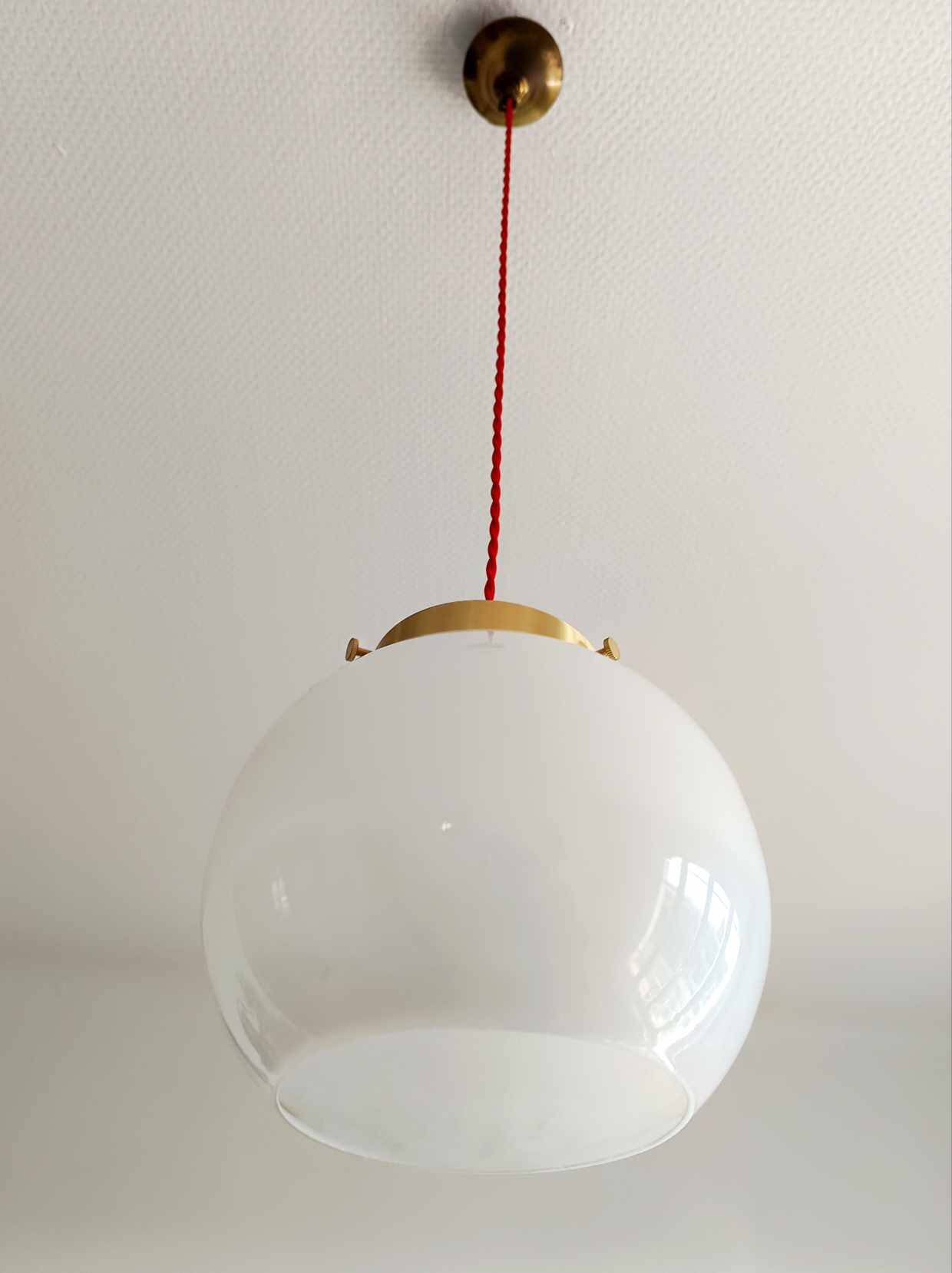 Suspension opaline vintage 1950