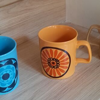 3 mugs anglais
