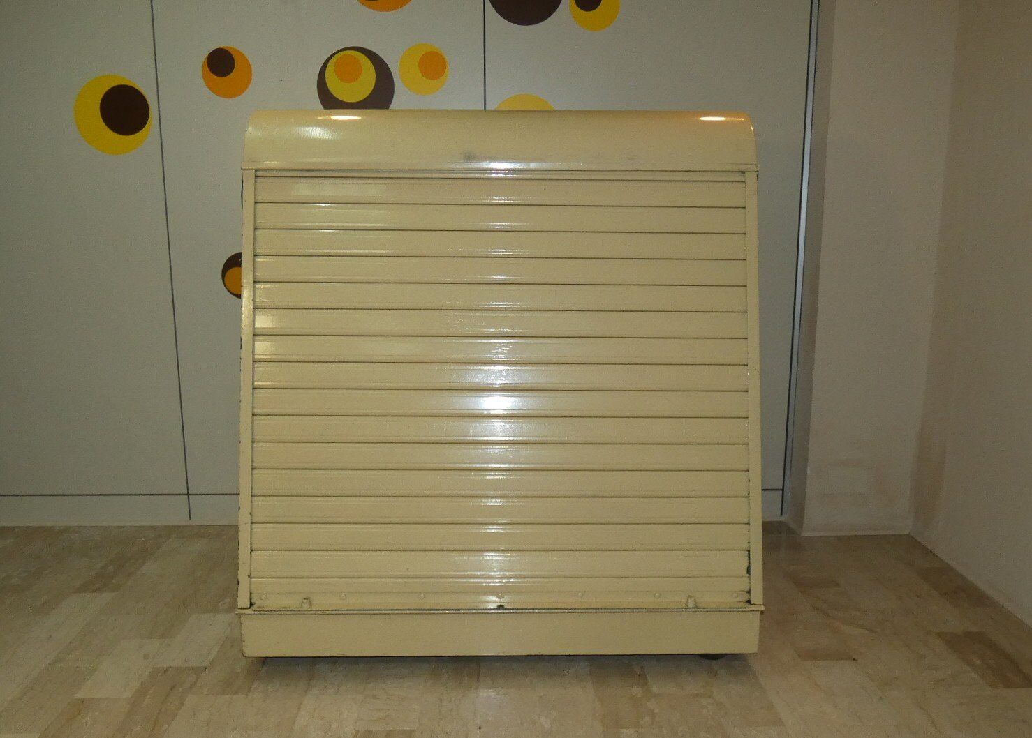 Painted iron display stand, Italy, 1960s.