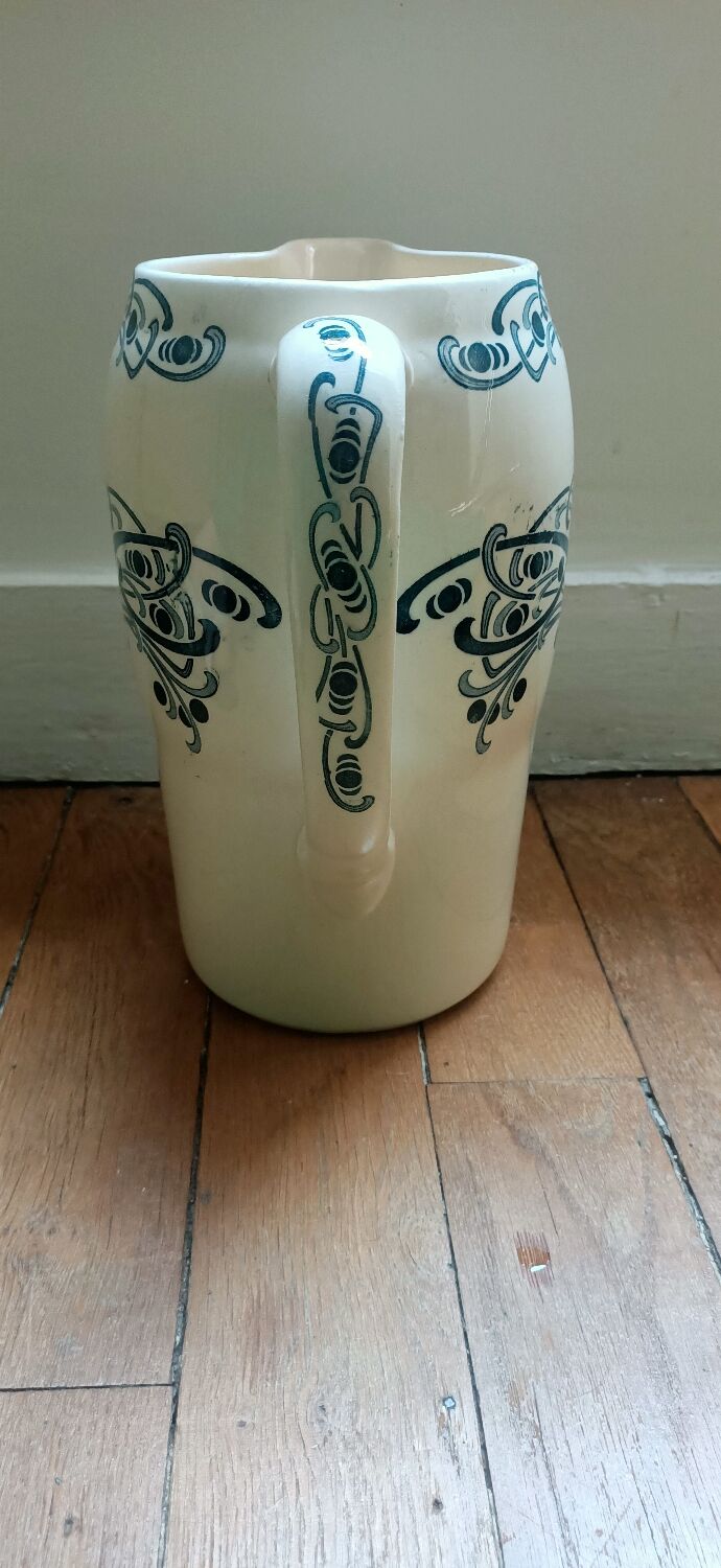 Old Yvan Ennegé toilet bowl