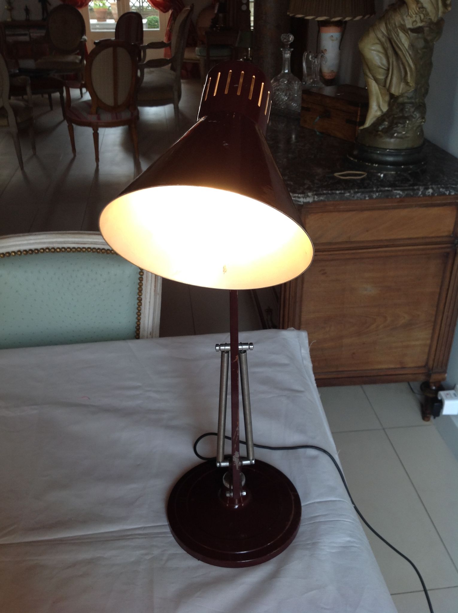 Vintage desk lamp, orientable, burgundy, 70s, brand AIRIMIA
