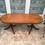 Coffee table in Cherry and magnifying glass to drown