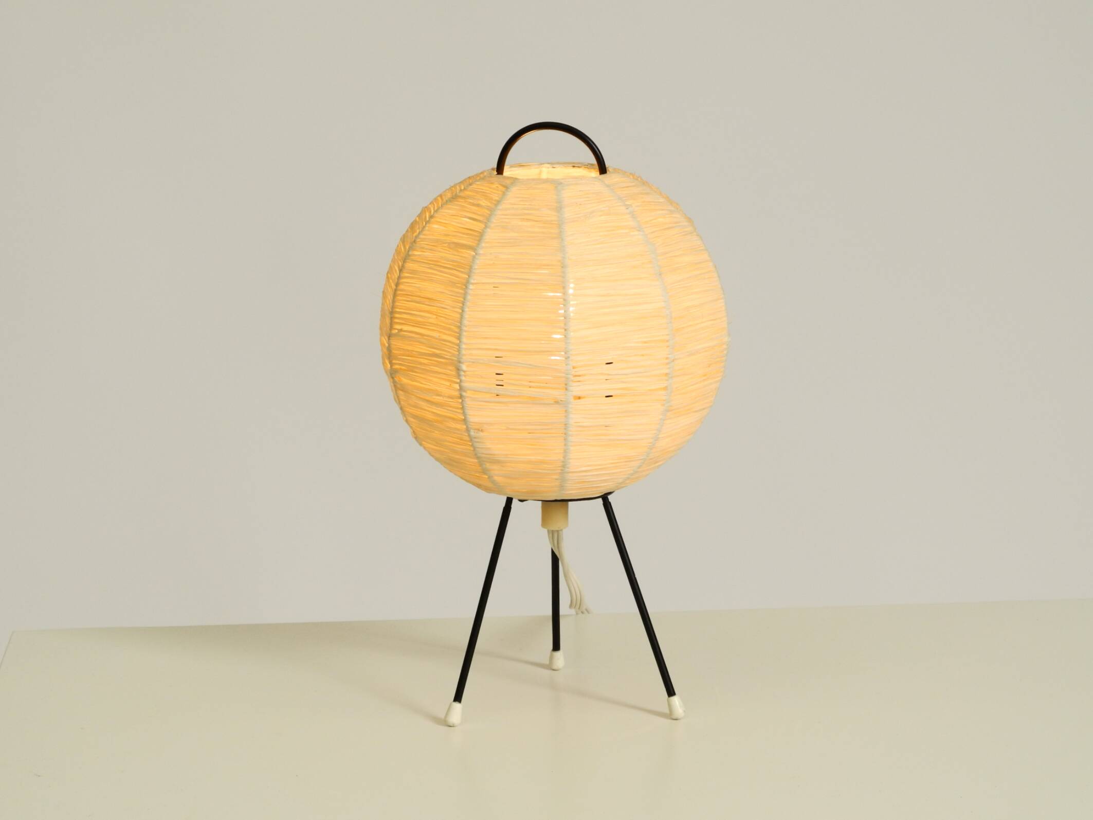 Beautiful mid-century modern tripod raffia table lamp