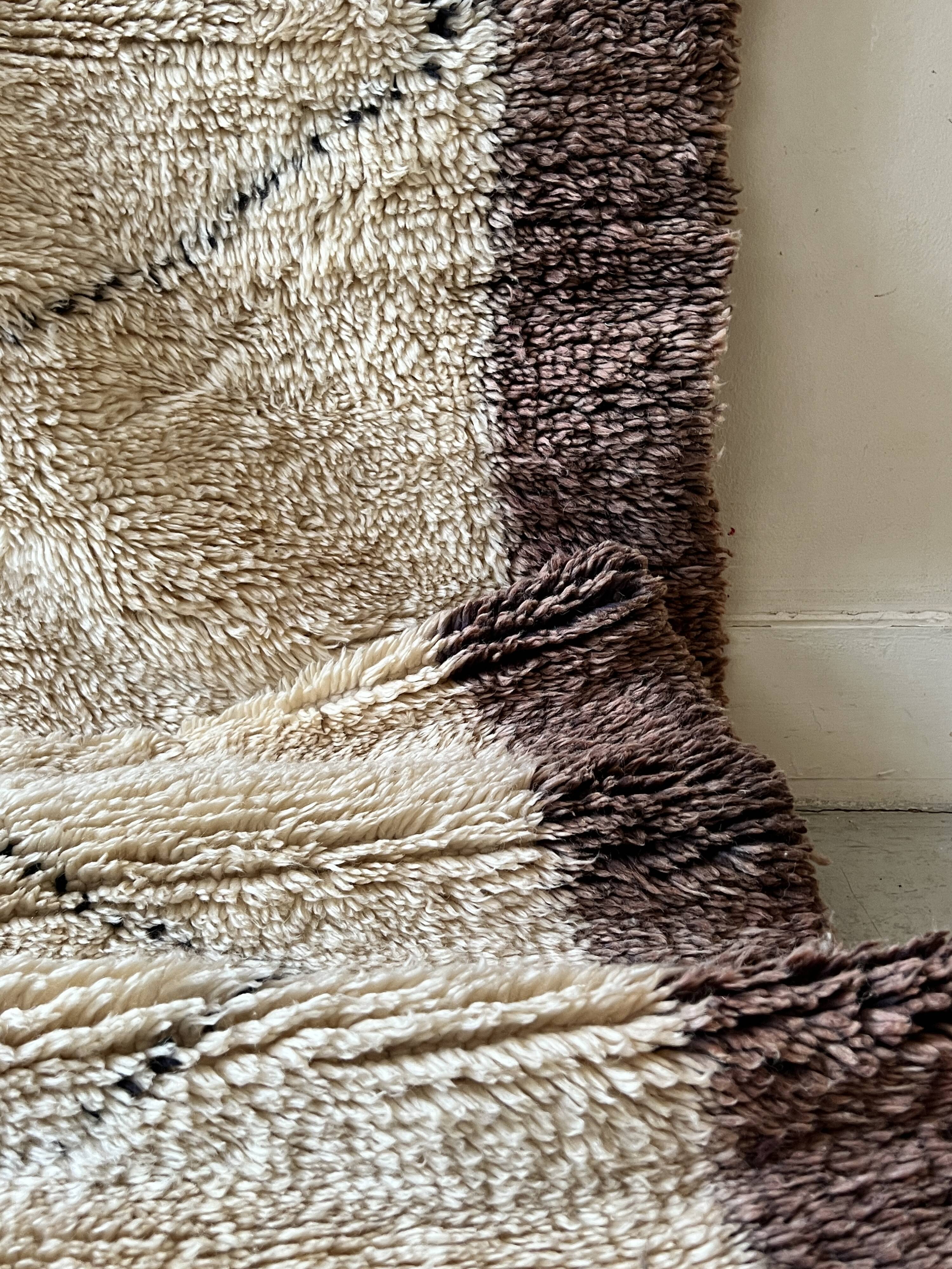 Large vintage rug 100% virgin wool Beni Mrirt 3.60 x 2.5.