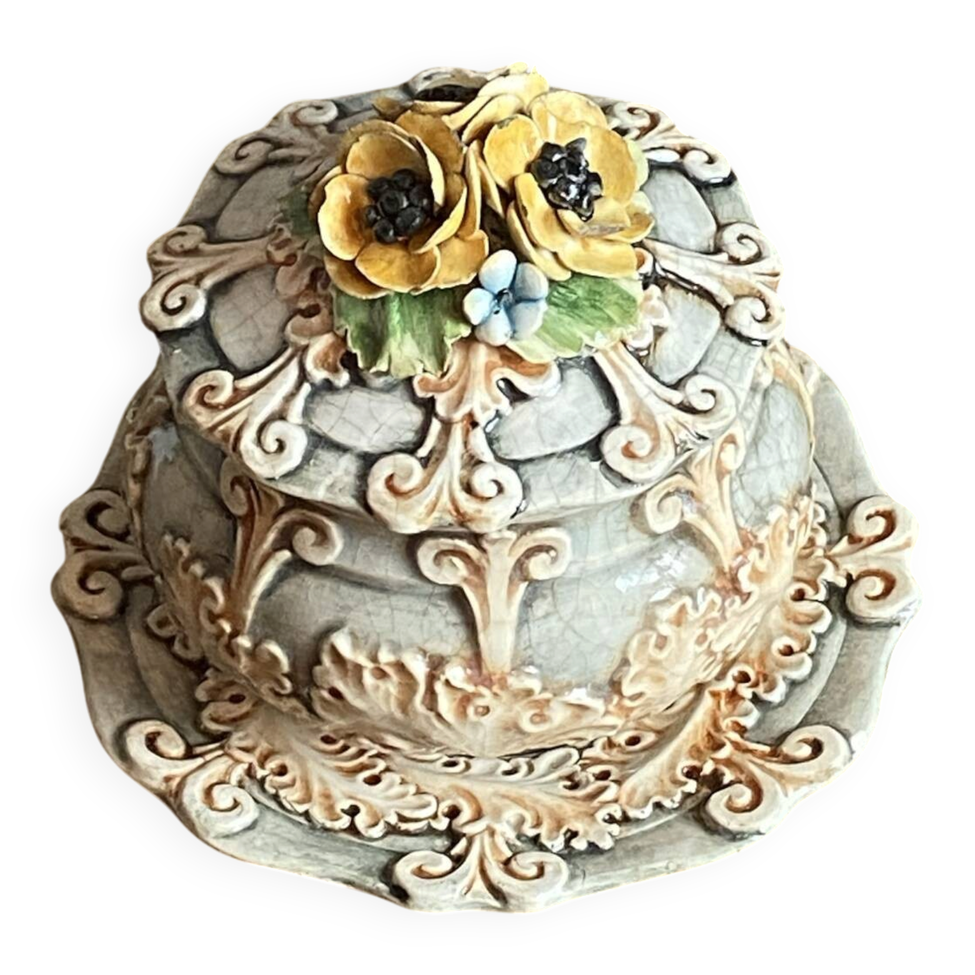 Bonbonnière in slipware