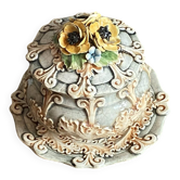 Bonbonnière in slipware