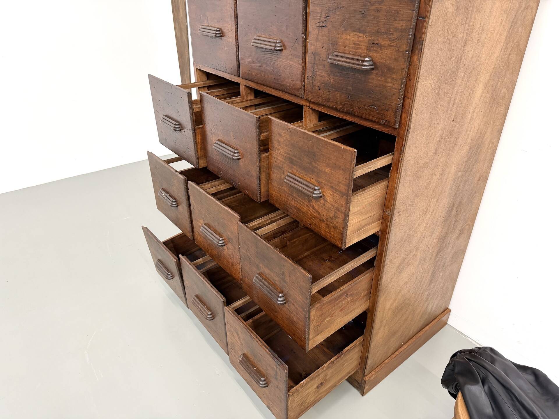 Meuble de métier ancien à 12 tiroirs, circa 1900