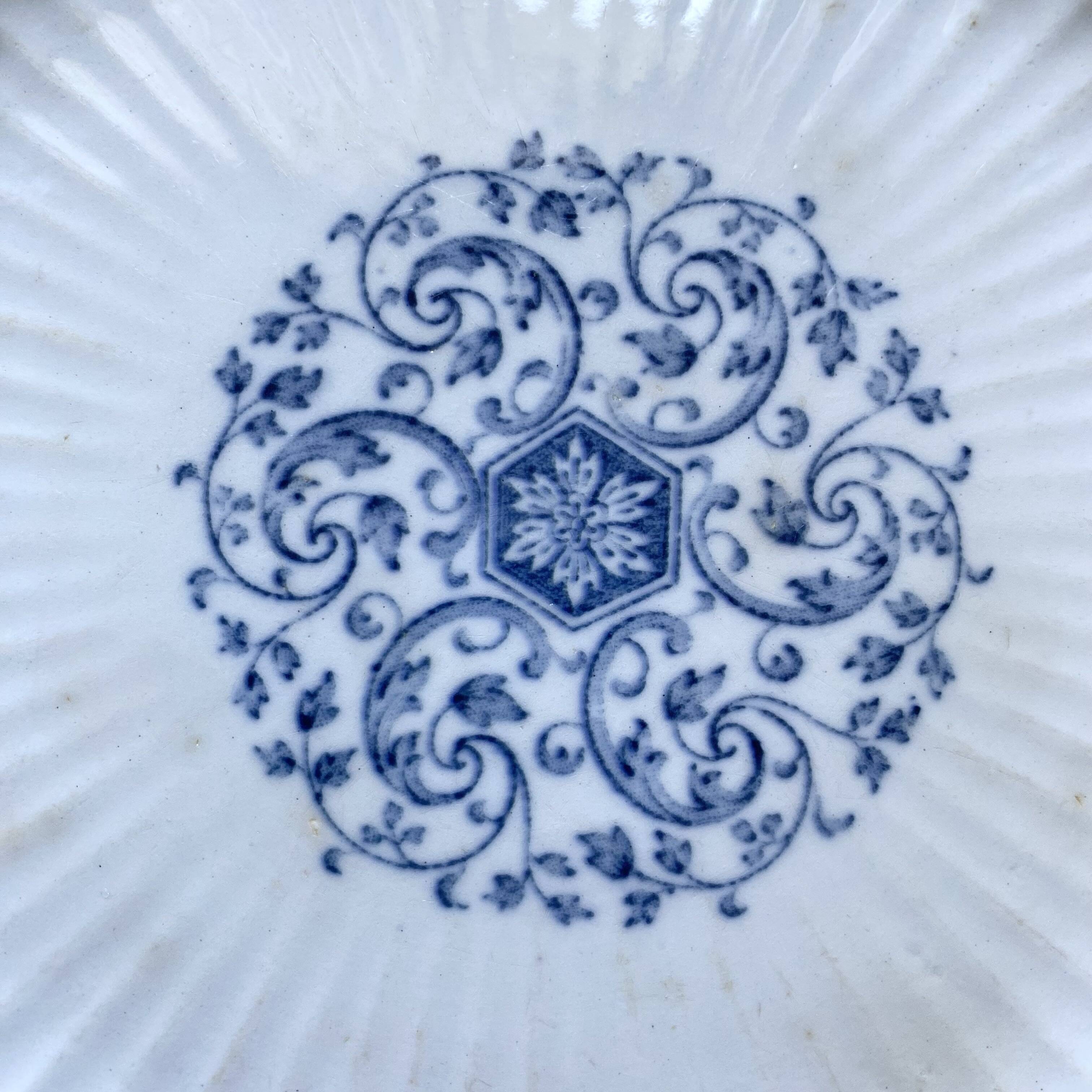 Sarreguemines ironstone dessert plates, "Embroidery" model