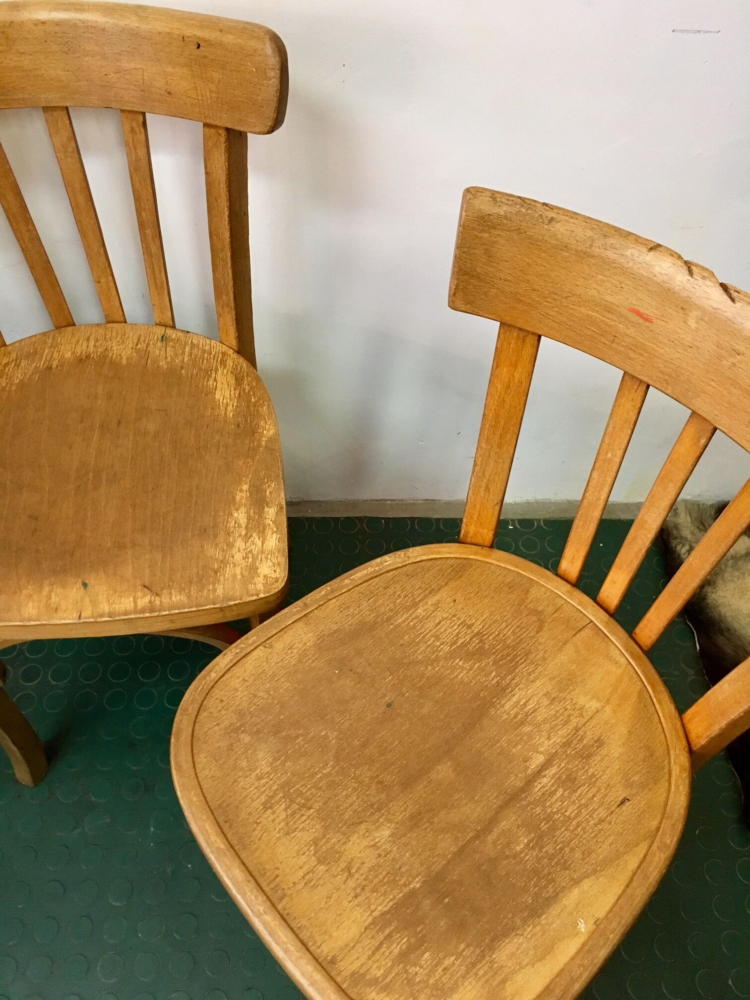 Suite de 2 chaises bistrot vintage Baumann et Cartier