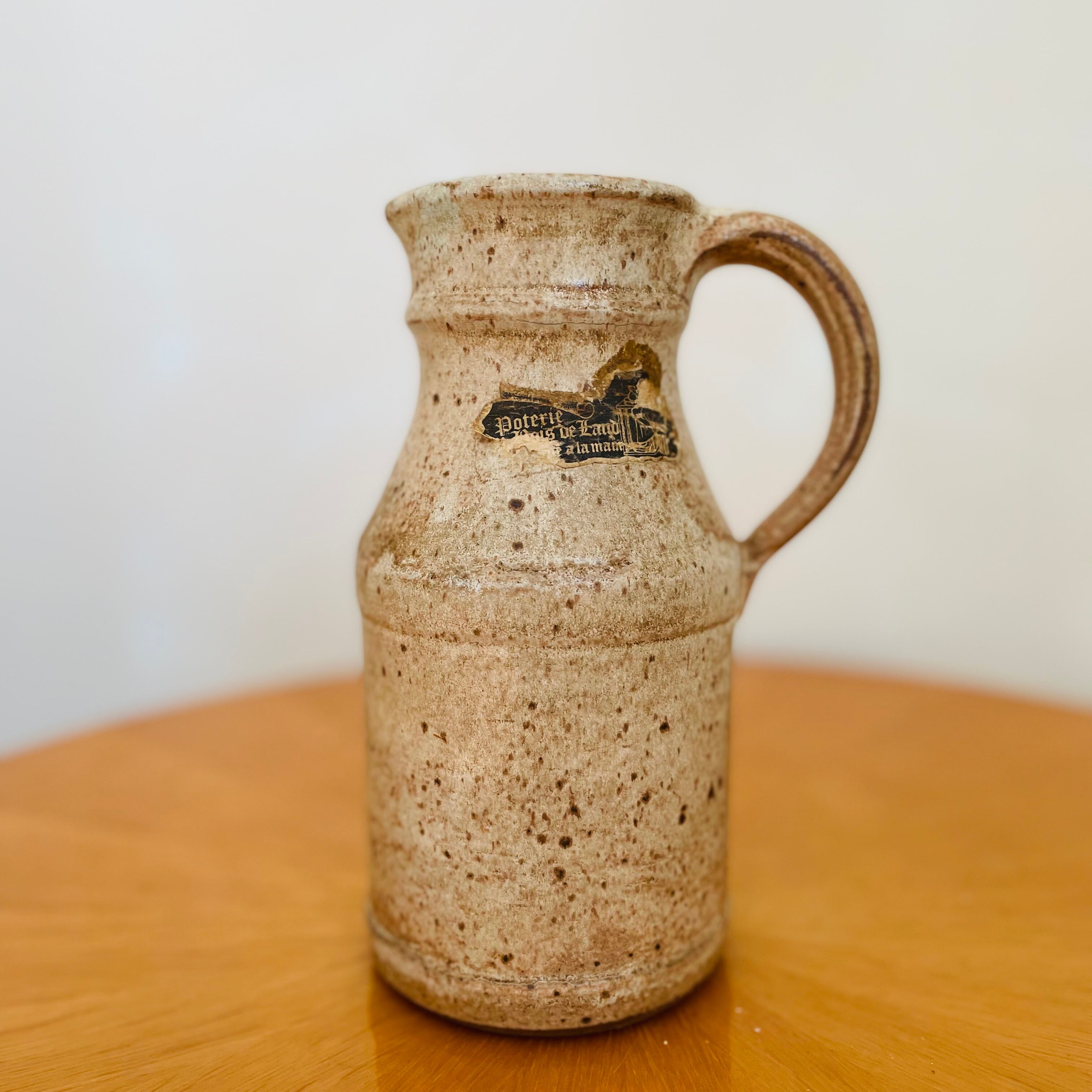 Pitcher in speckled sandstone bois de laud