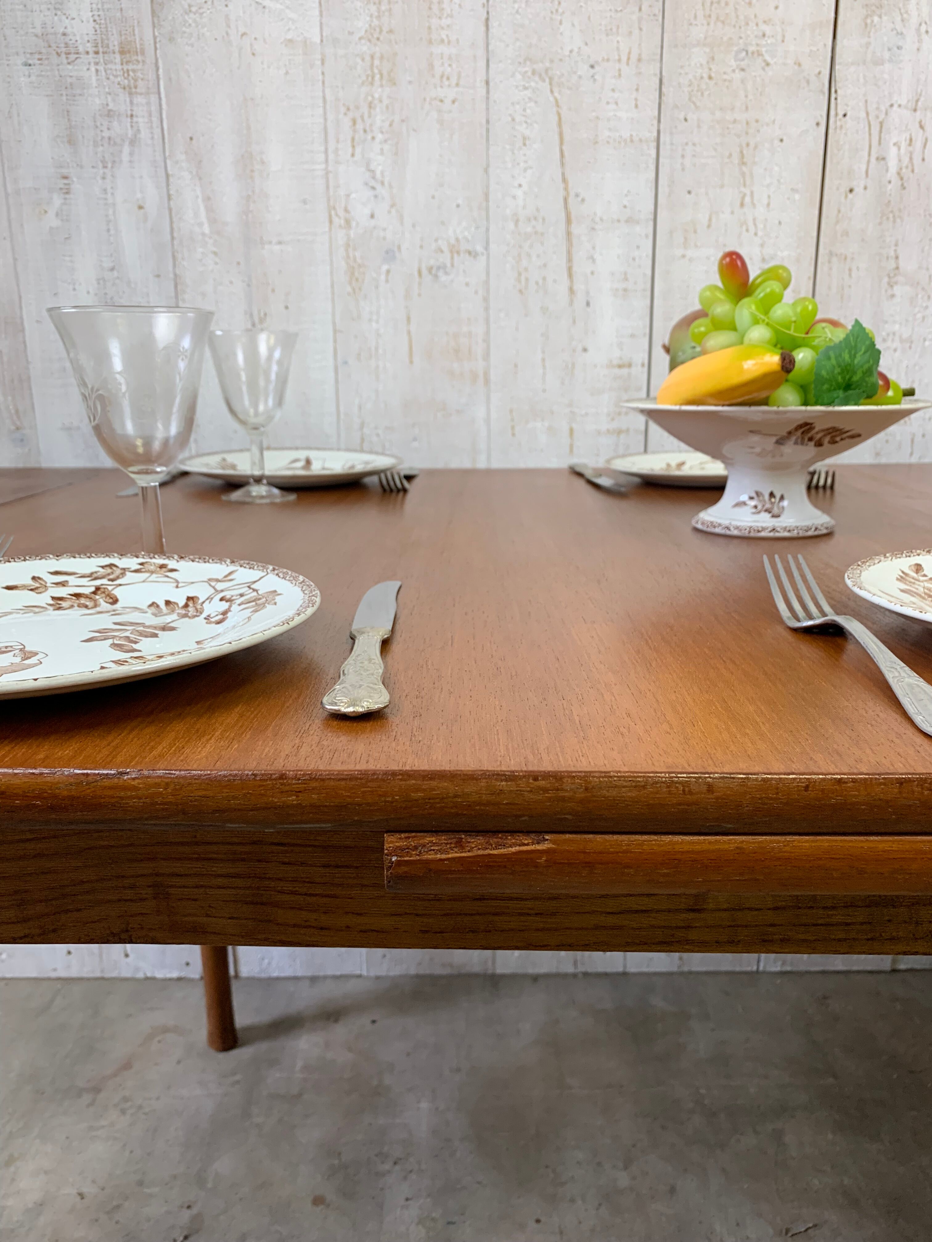 Vintage extendable table