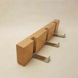 Porte manteaux mural en bois avec 3 patères rabattables dépliables en métal