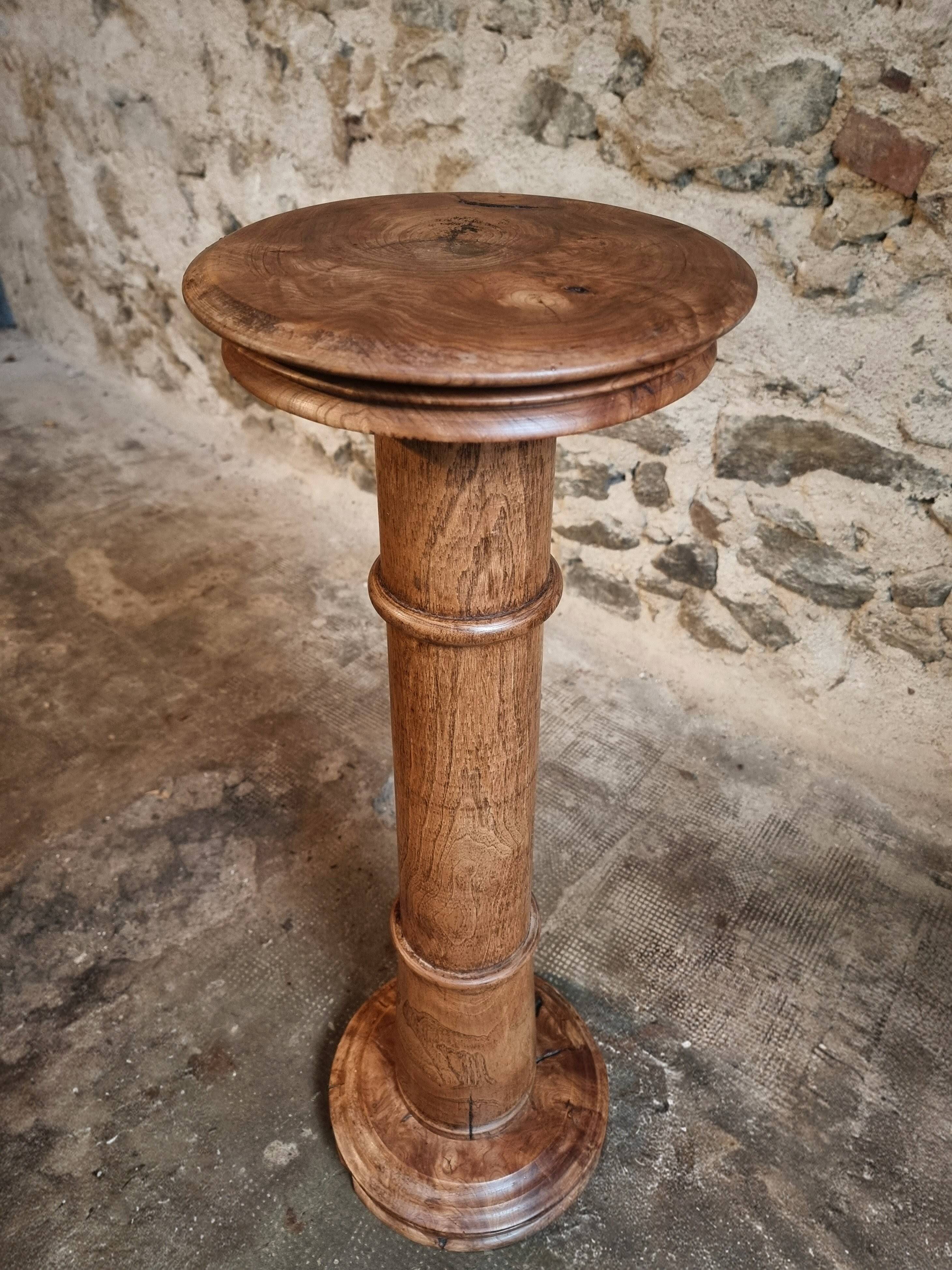Ancient French pedestal in elm – Stand from the early 1900s