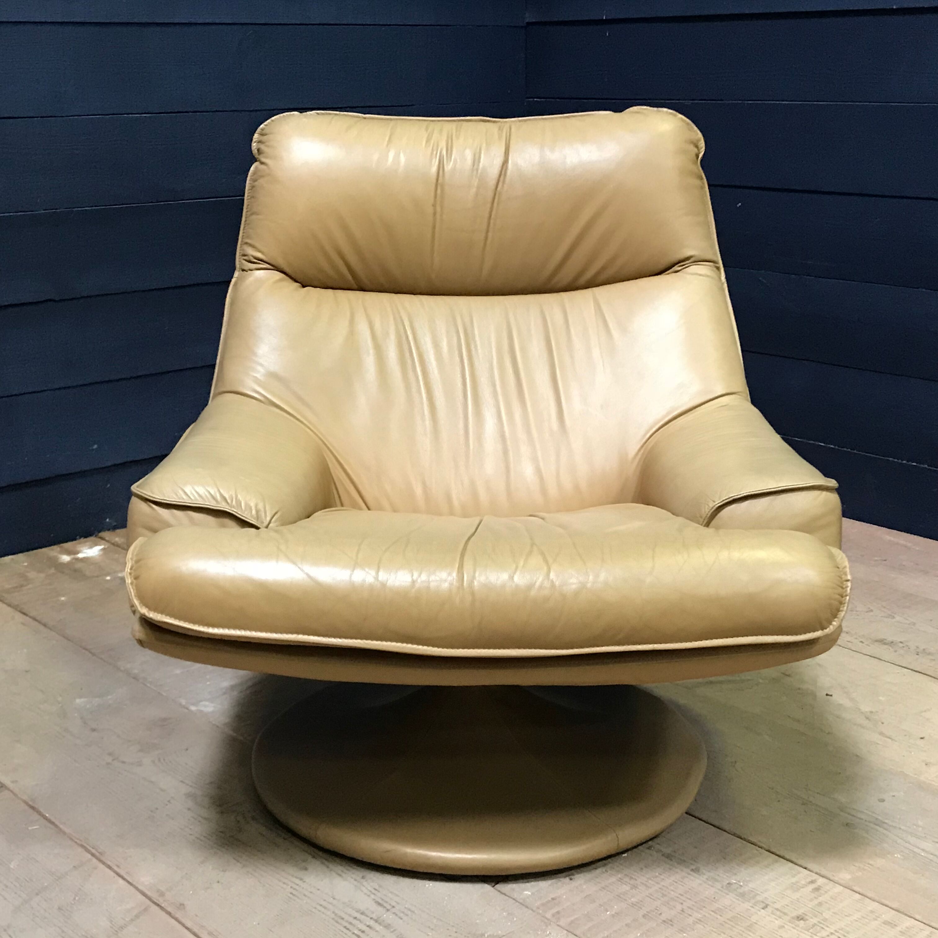 Vintage design armchair