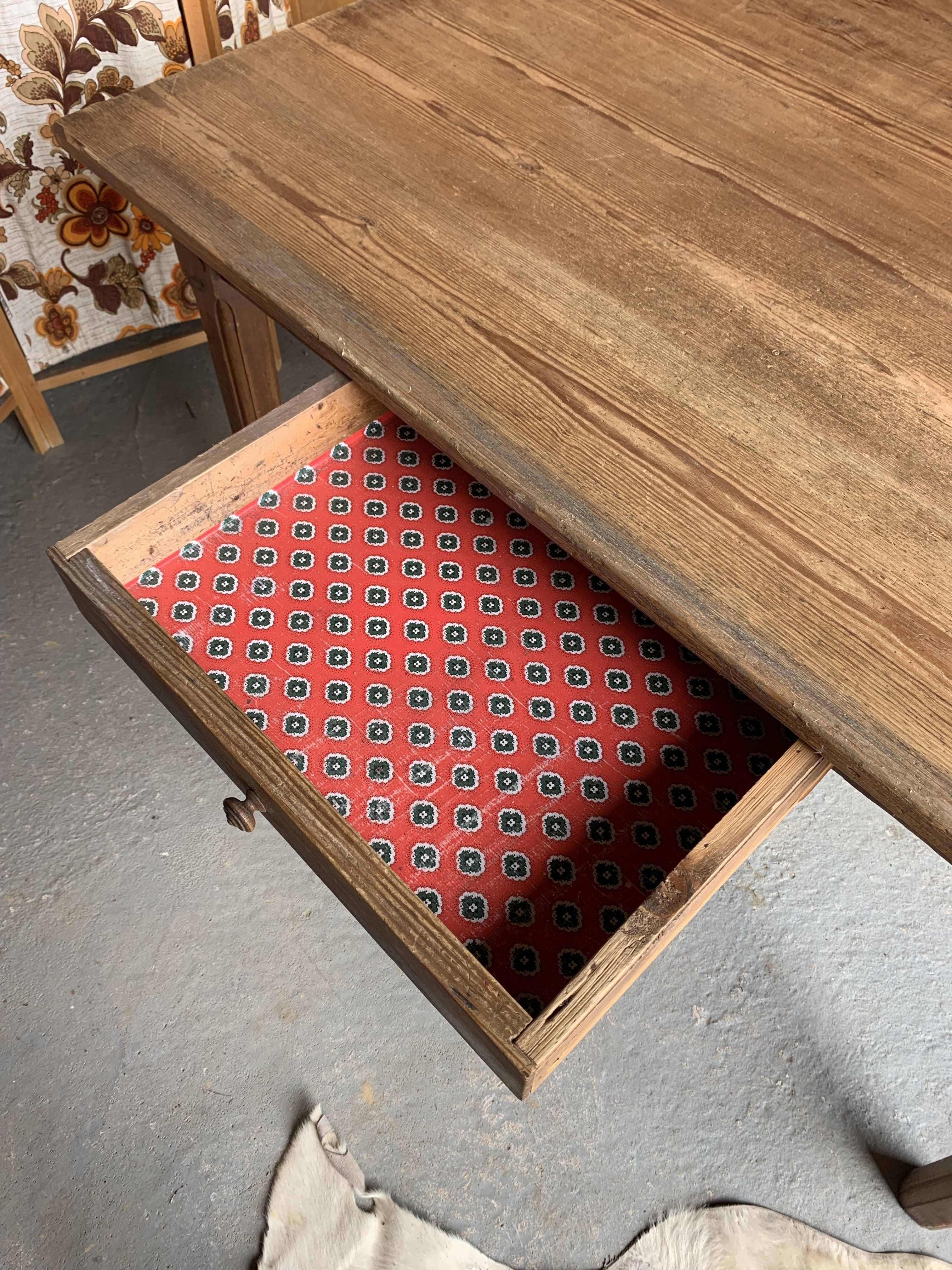 Old rectangular table - 1M40 - 2 drawers