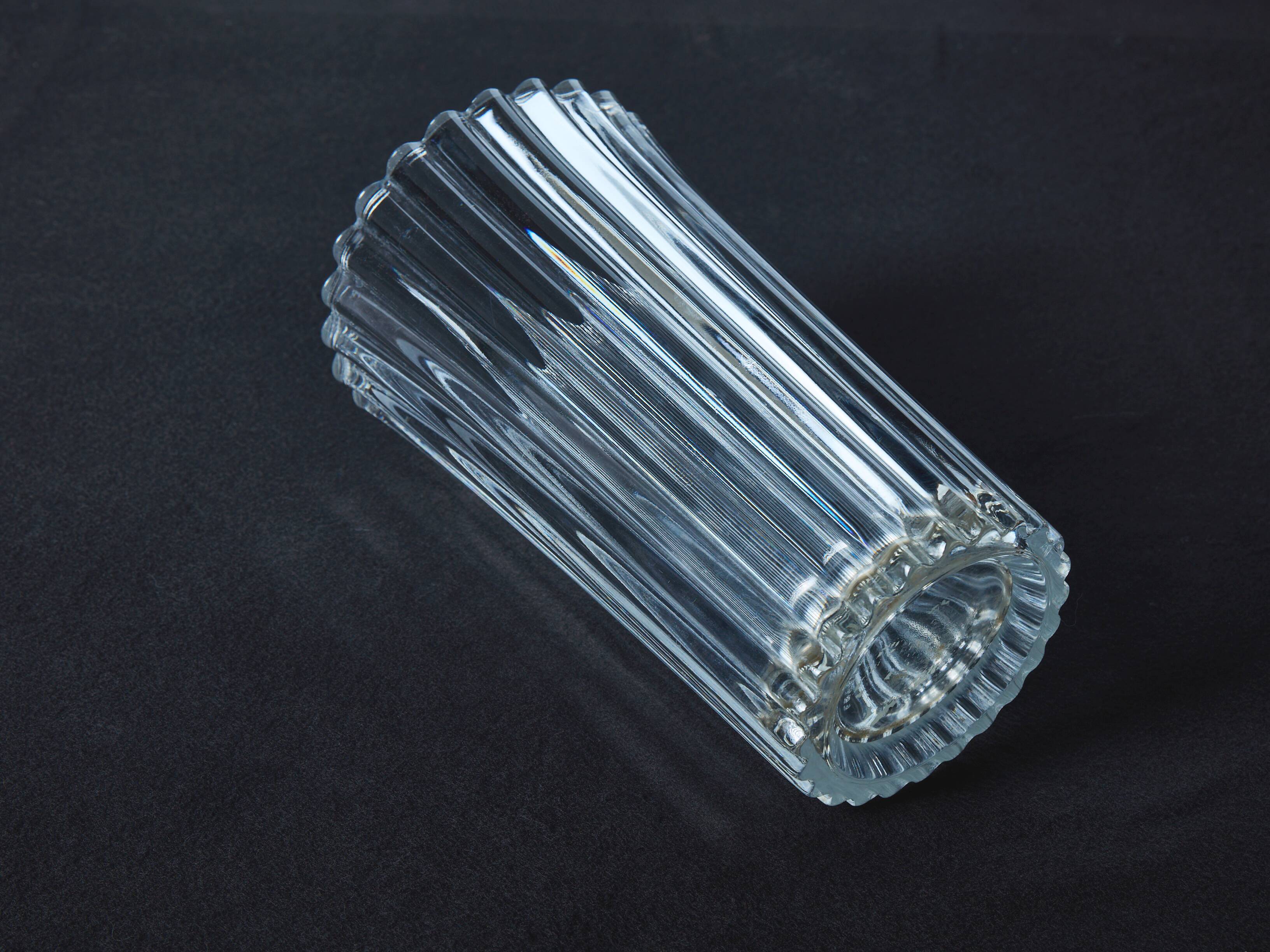 Large glass vase with vertical fluting – 24 cm