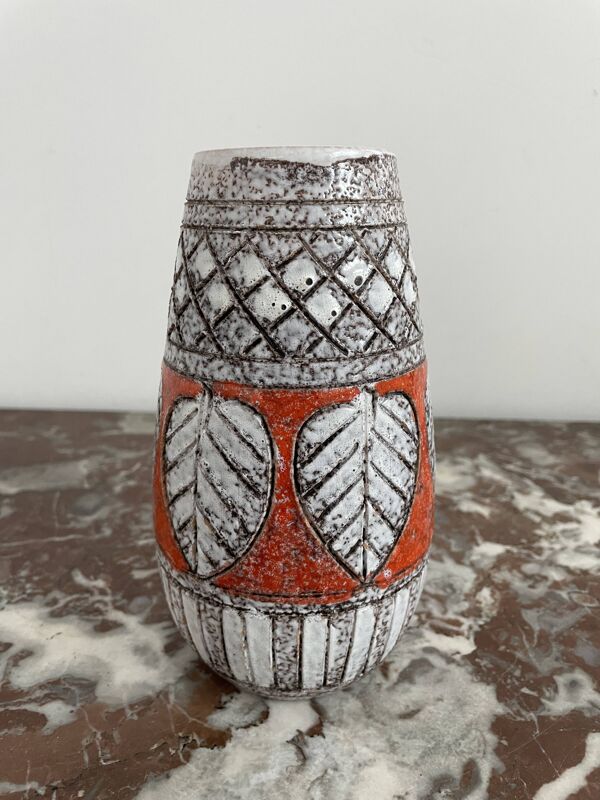 Vase Fratelli Fanciullacci sgraffito années 50 orange décor feuilles, signé, numéroté