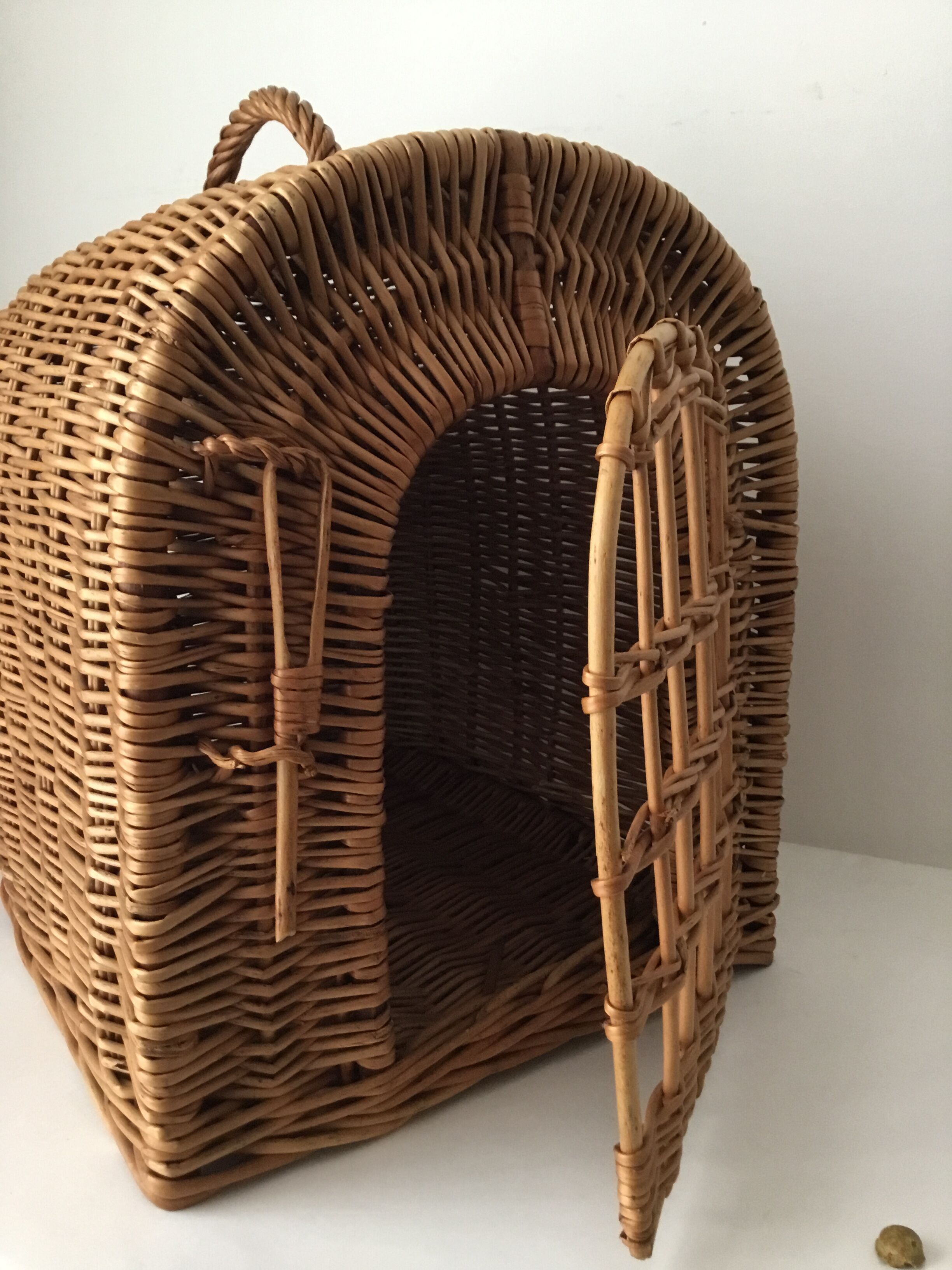 Cage de transport pour chat en rotin