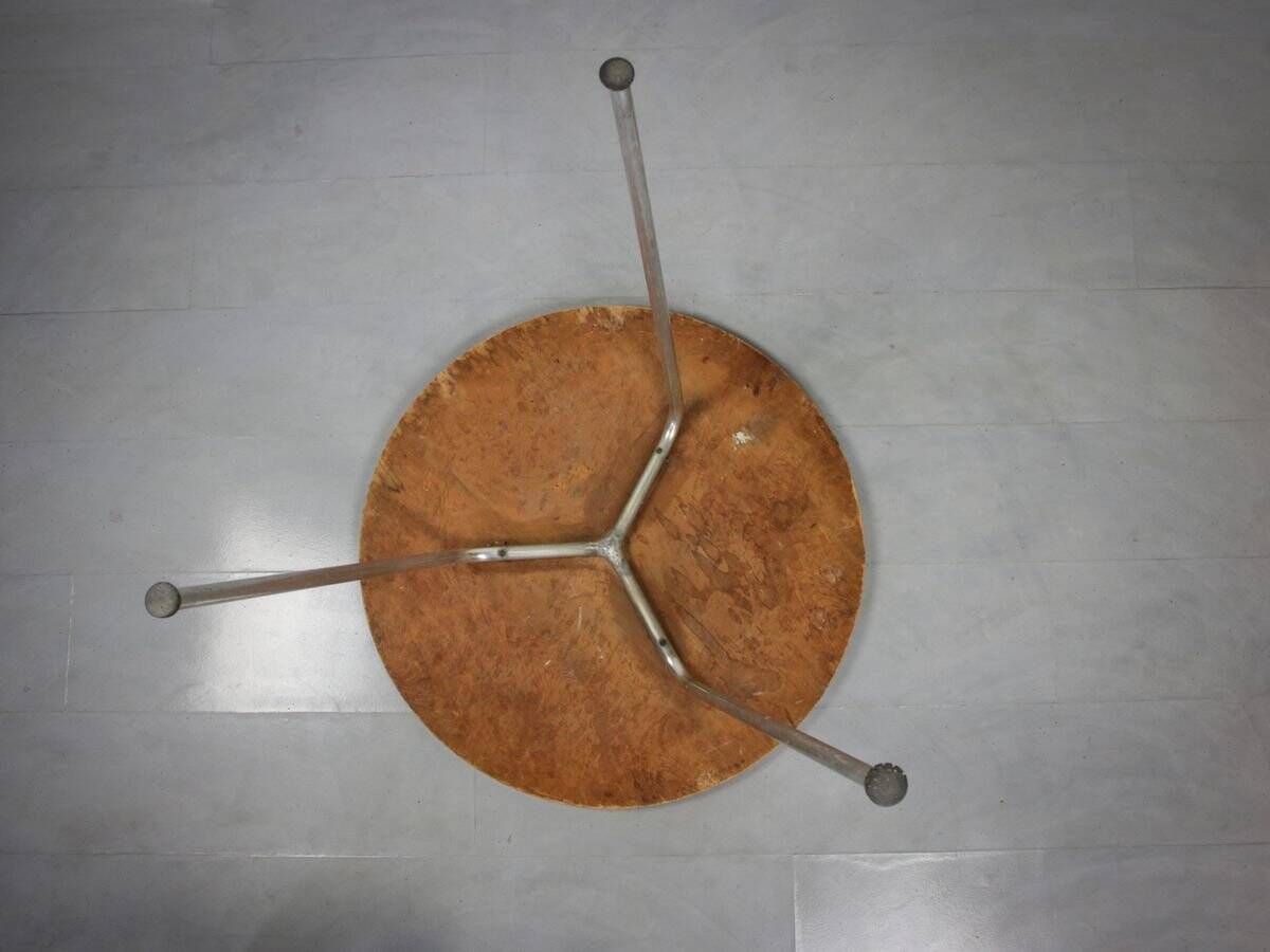 Mid-century Vertigo table