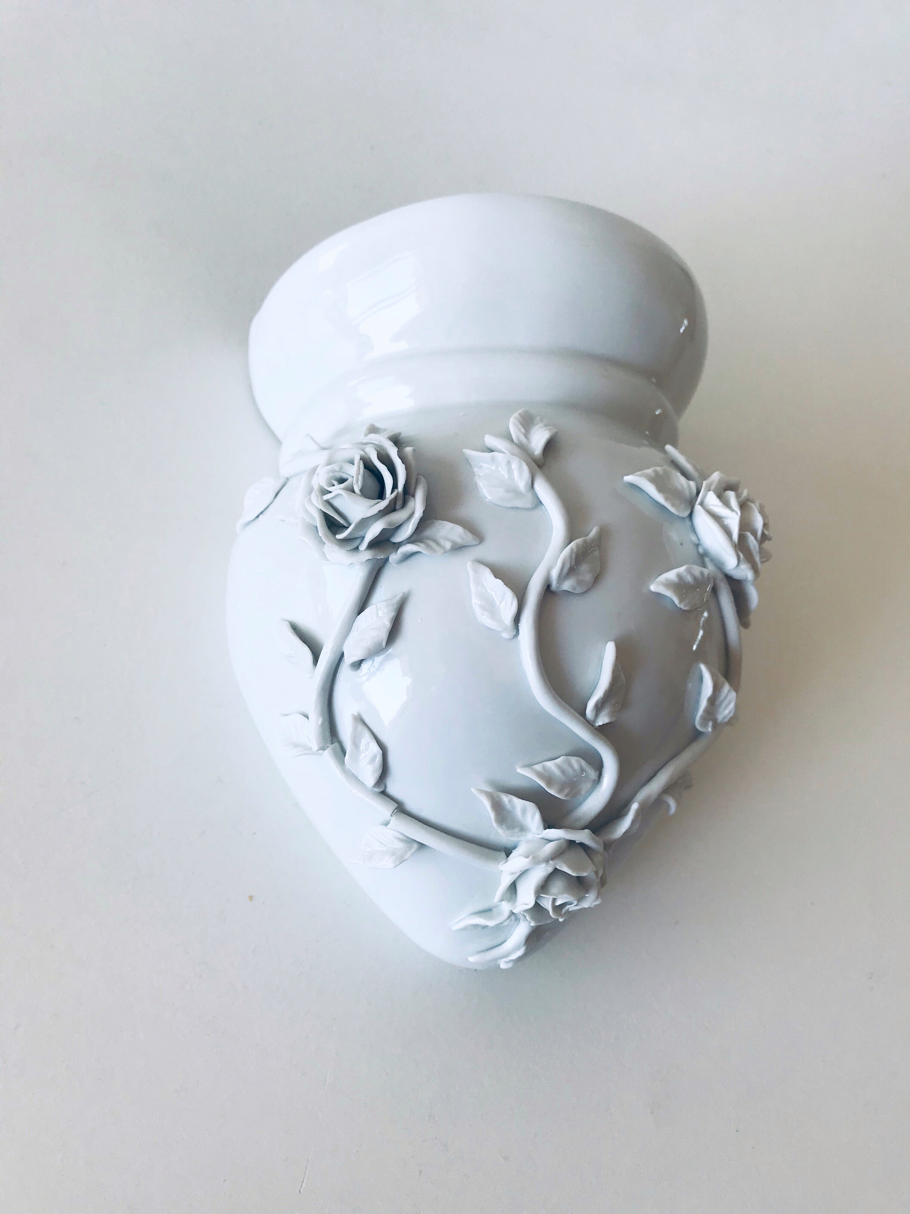 Ex-voto porcelain vase