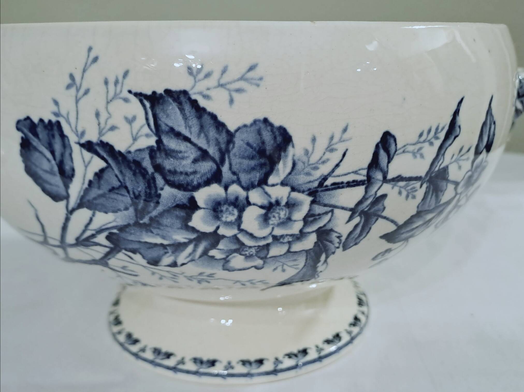 Soupière Sarreguemines modèle "Carmen"