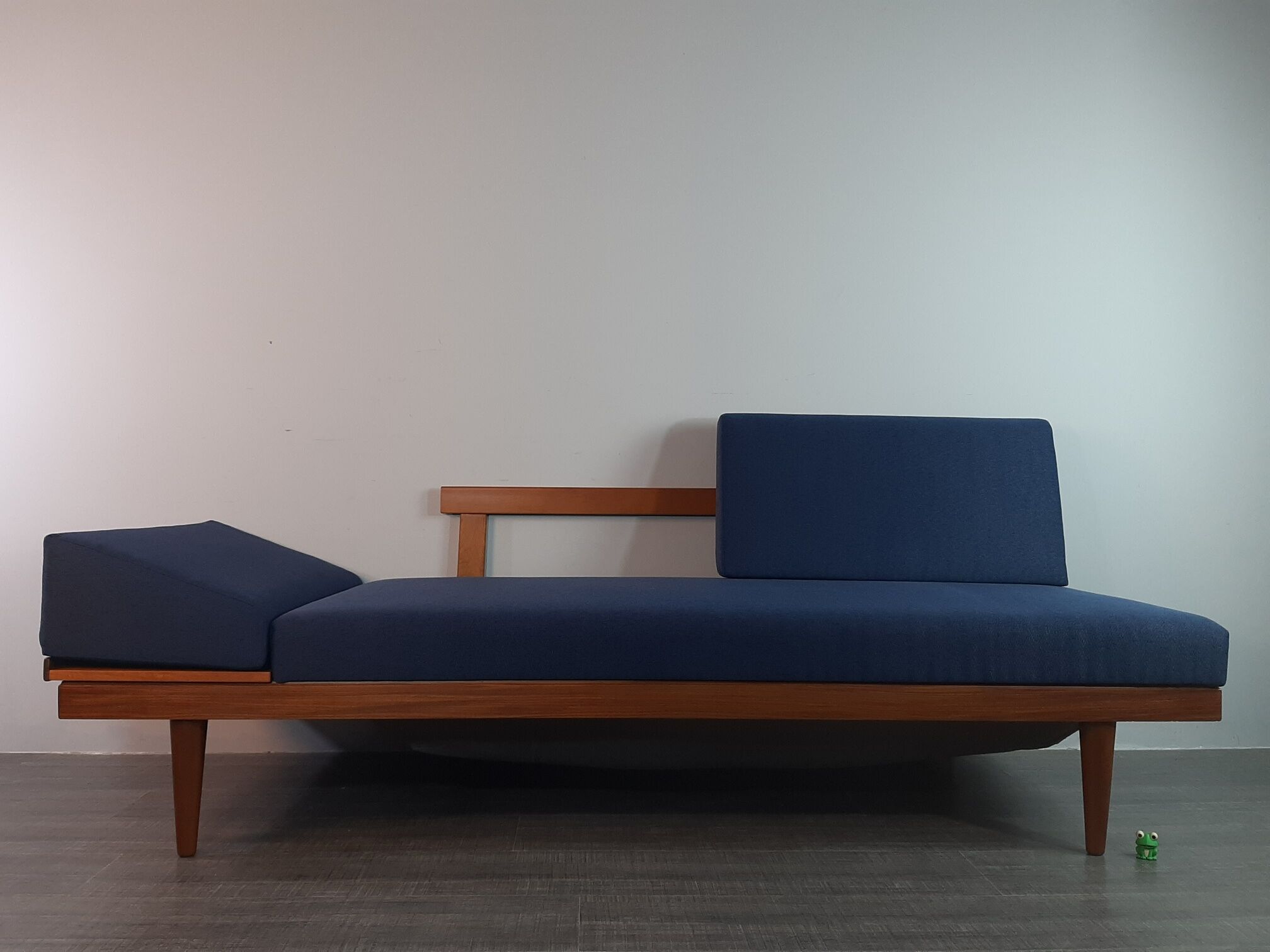 Norwegian daybed sofa in teak and blue fabric "svanette" by Ingma Relling, 1960s