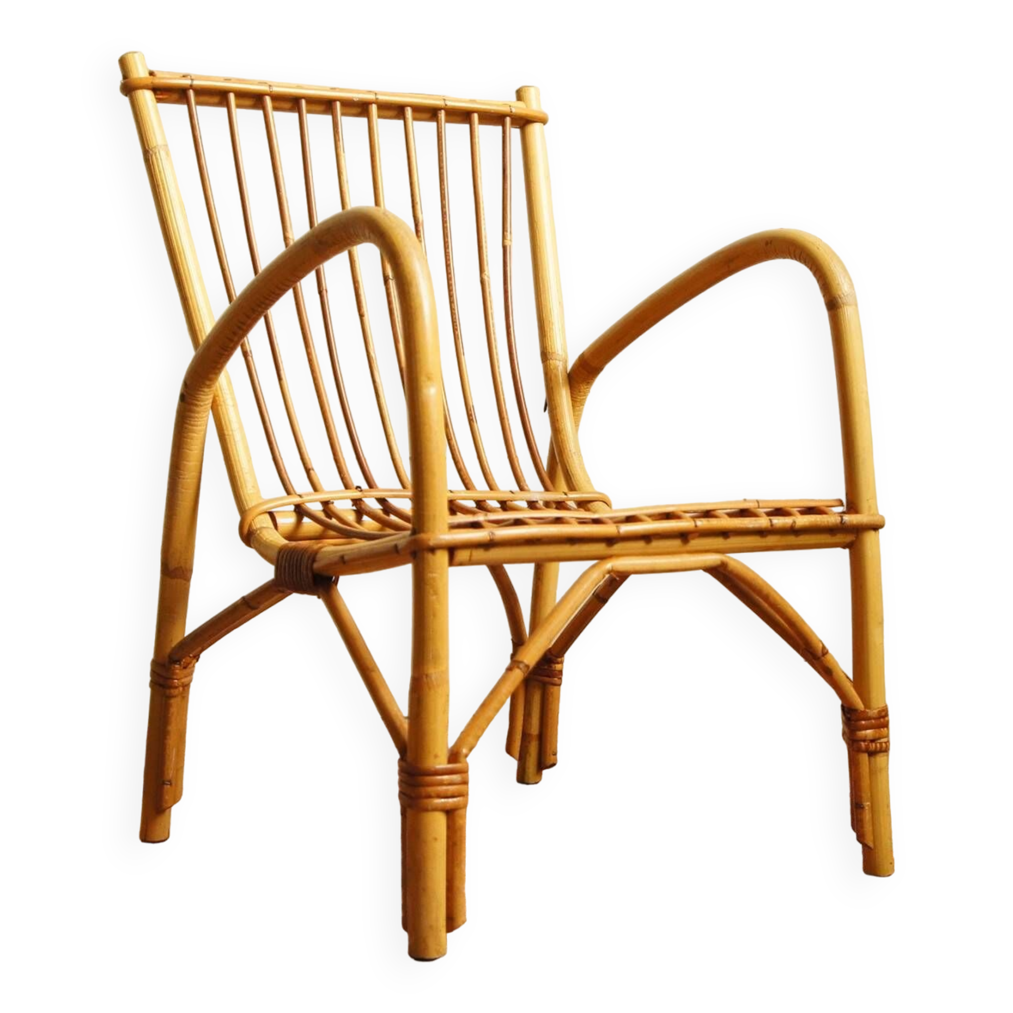 Fauteuil rotin enfant & sa peau vieux rose