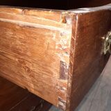 Chest of drawers of the eighteenth saw