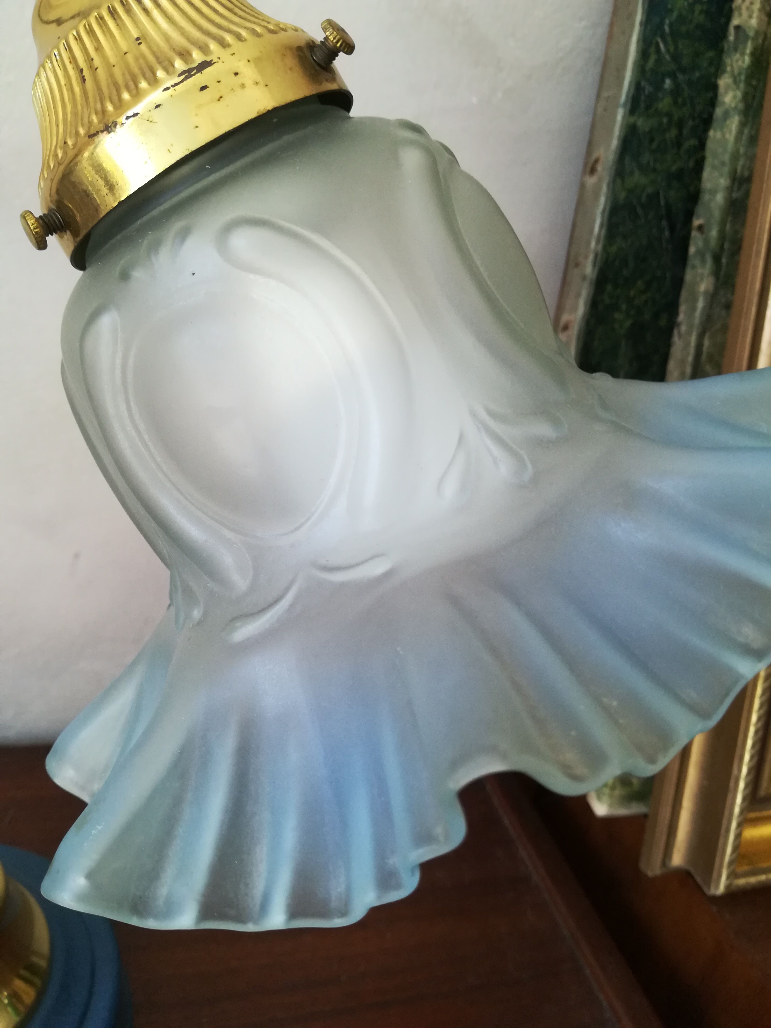 Enamelled metal swan collar lamp