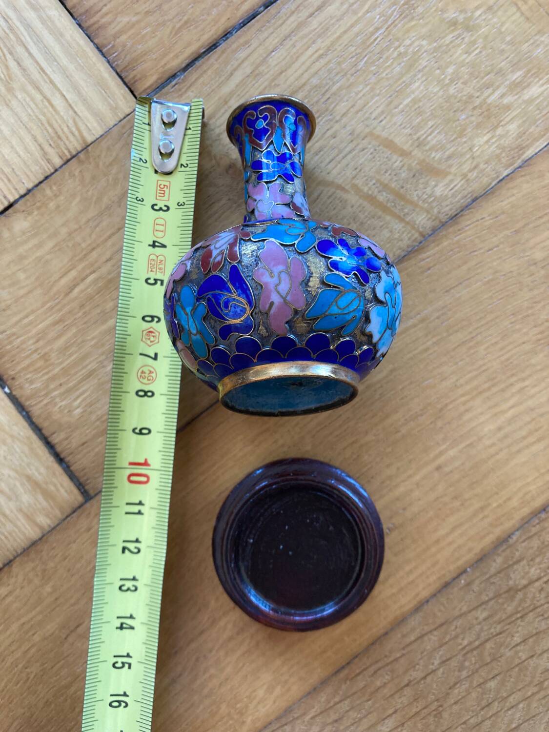 Chinese cloisonné vase