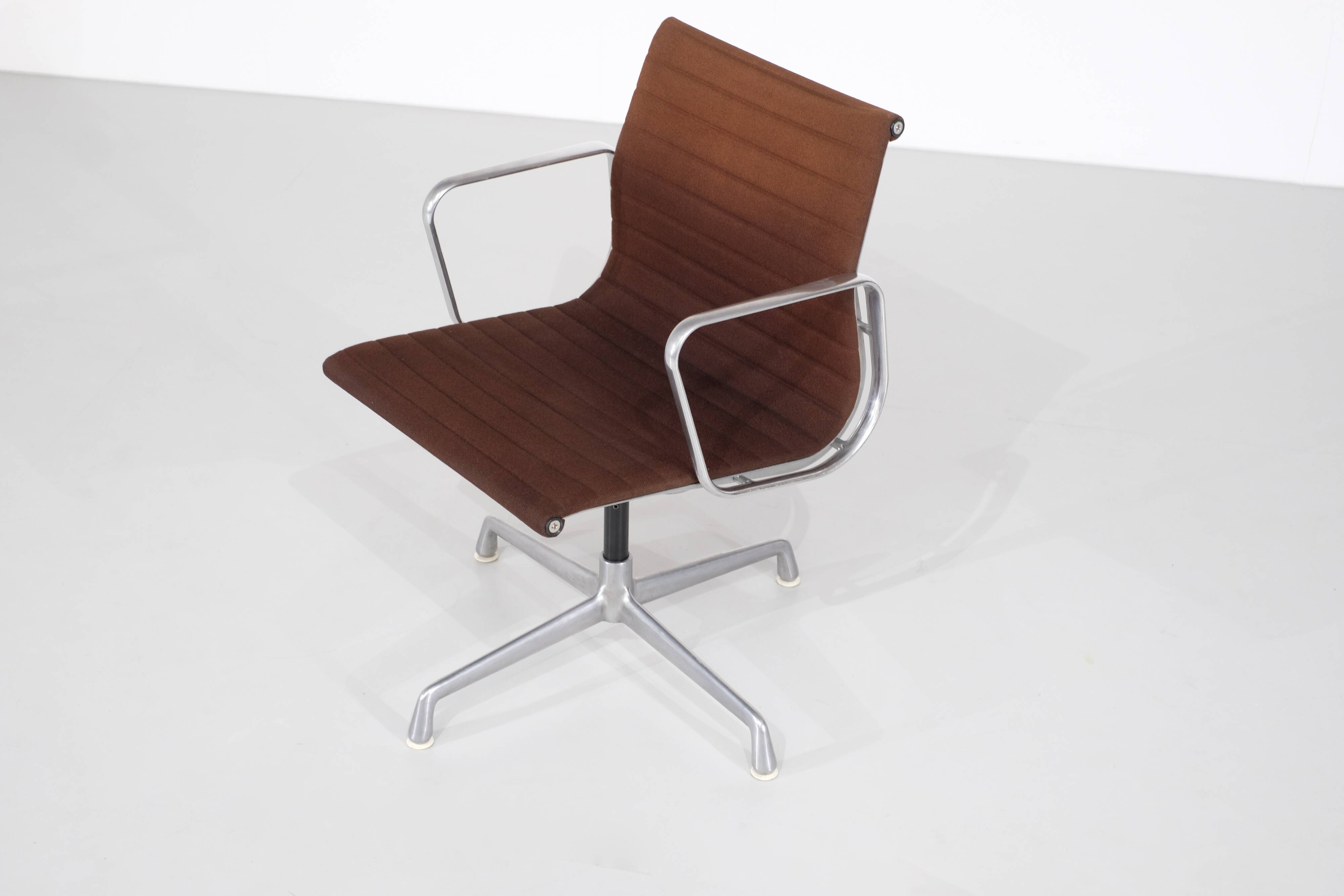 Armchair "EA 104" Charles Ray Eames for ICF, USA 1969.
