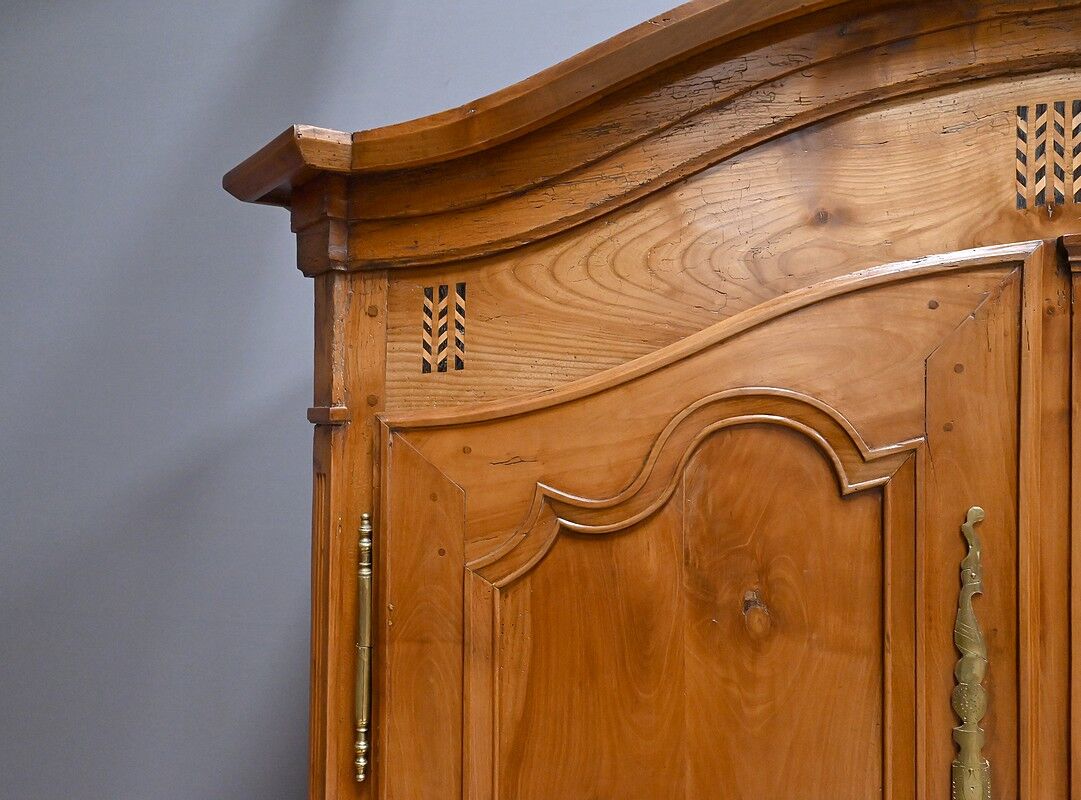 4-door cherry wood cabinet, regional work, Louis XV style – first part of the 19th century