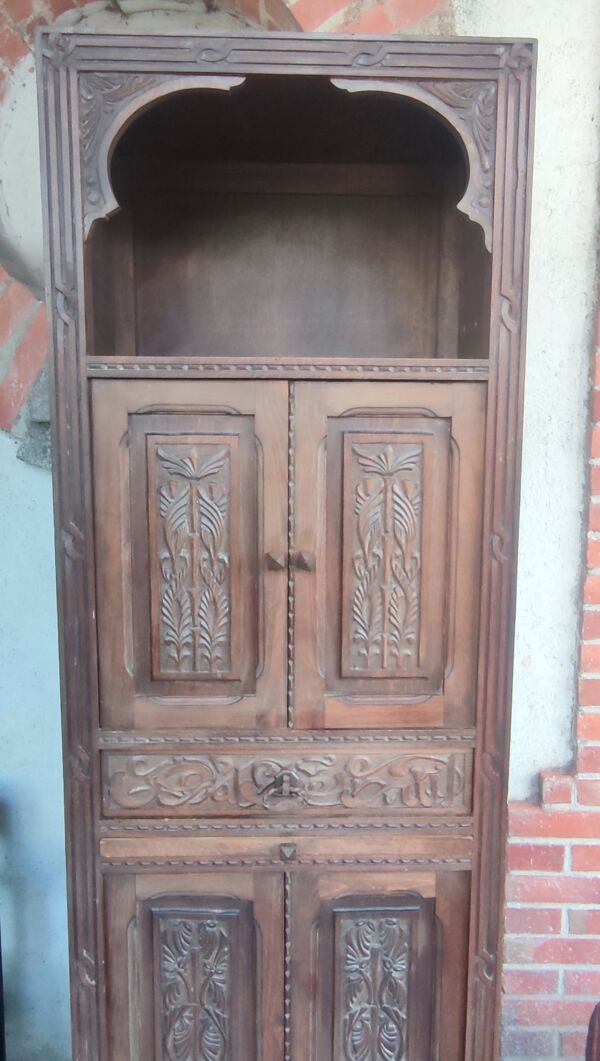 Ensemble 3 pièces meuble, fauteuil et pouf bois sculpté