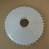 Opaline suspension with serrated edges