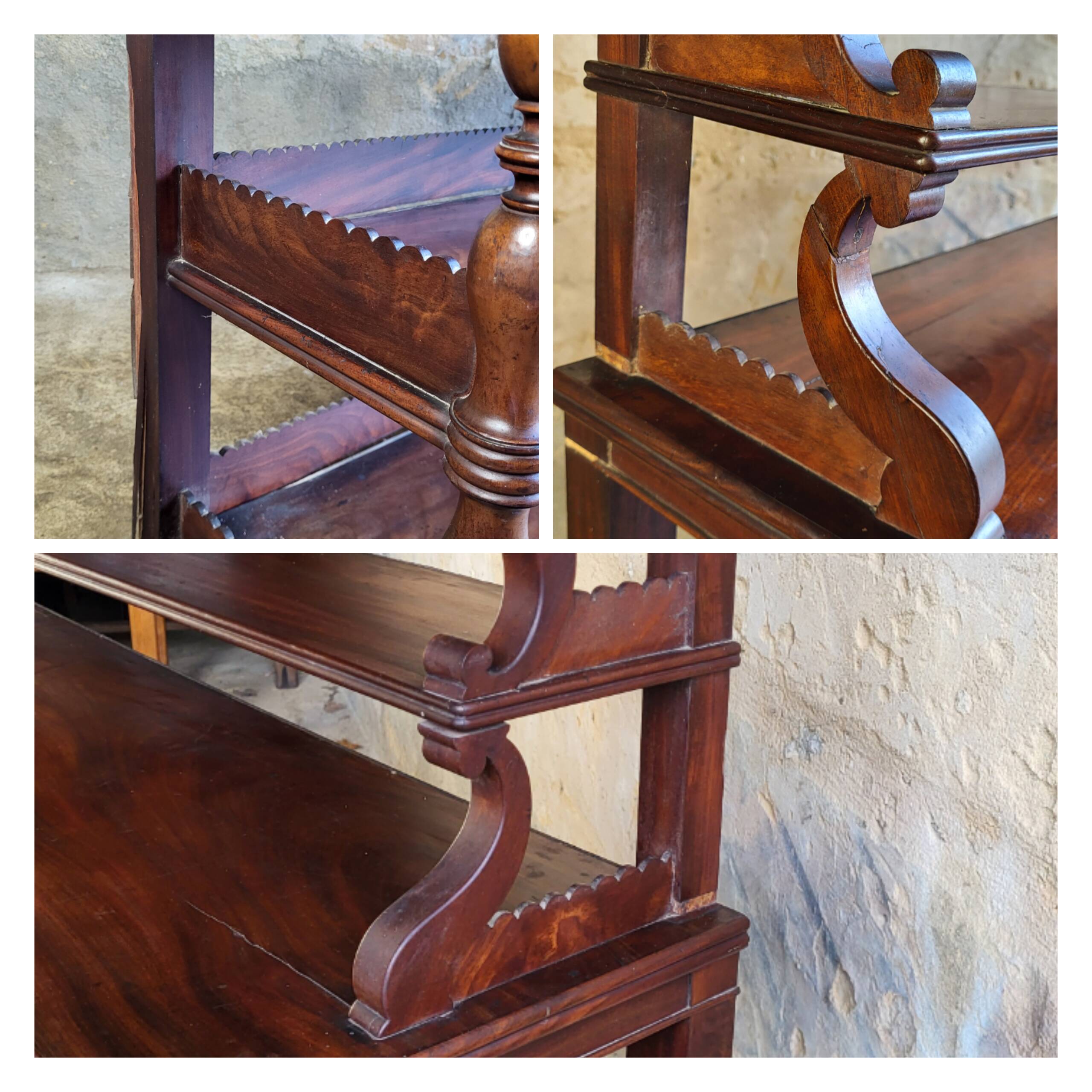 Etagère d'applique en acajou