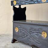 Banc-coffre vintage sculpté noir– Art populaire, début XXe