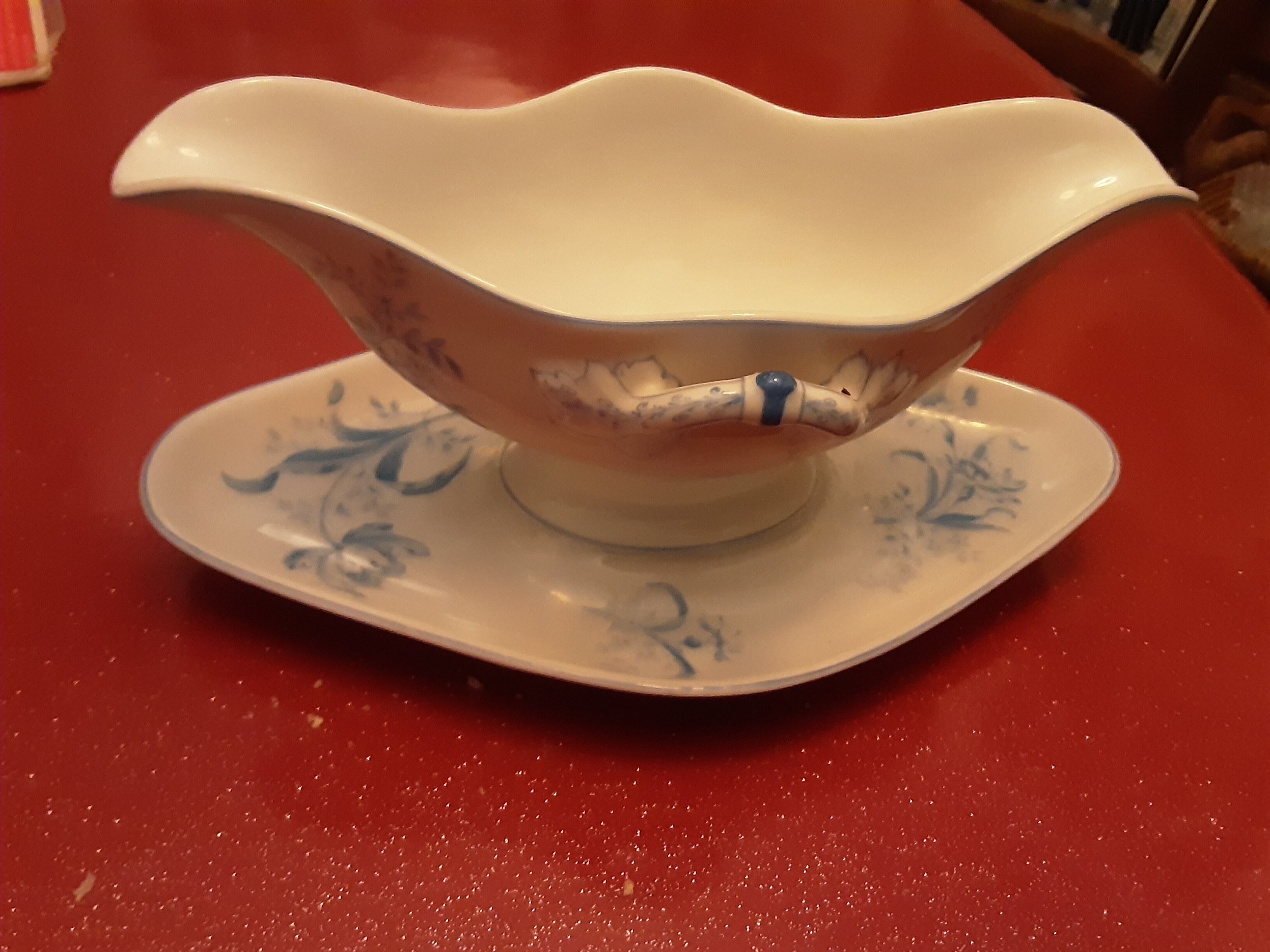 Saucière faience ancienne decor aux bleuets