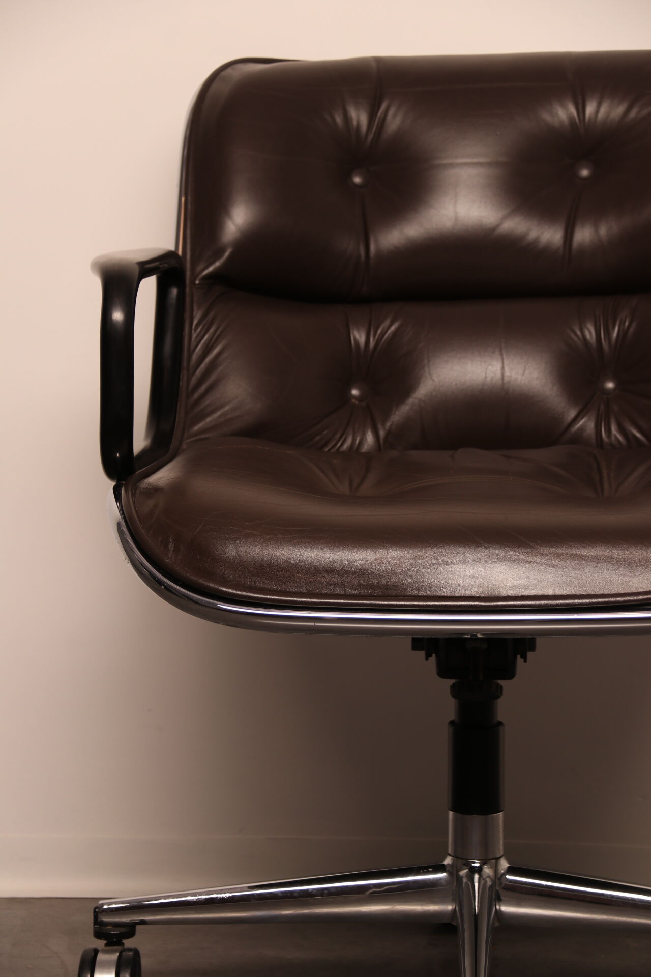 Executive office chair by Charles Pollock for Knoll - US - 1970's