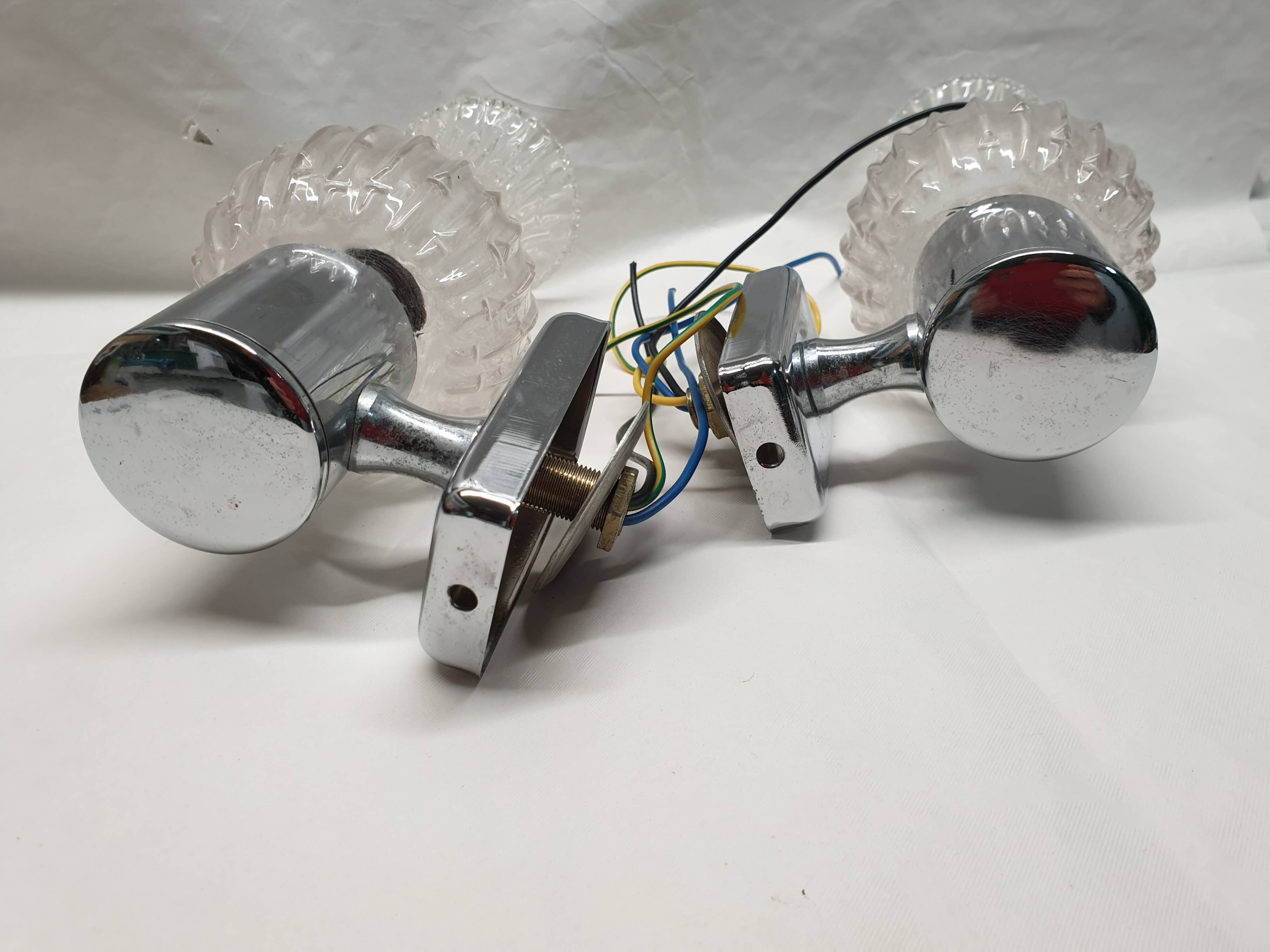 Set of 2 Italian chrome tulip glass wall lights from the 70s