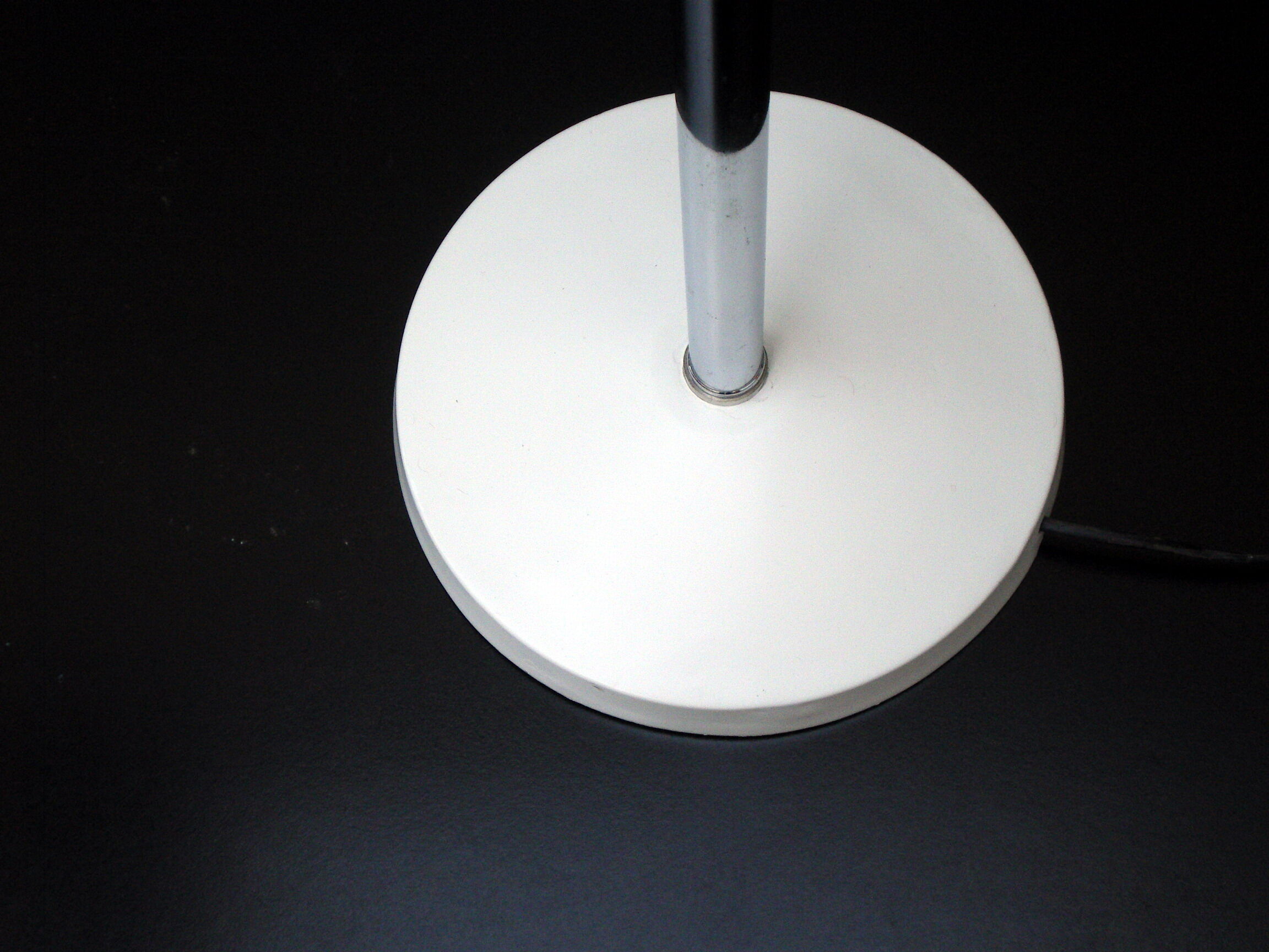 Italian lamppost has balanced from the 70s