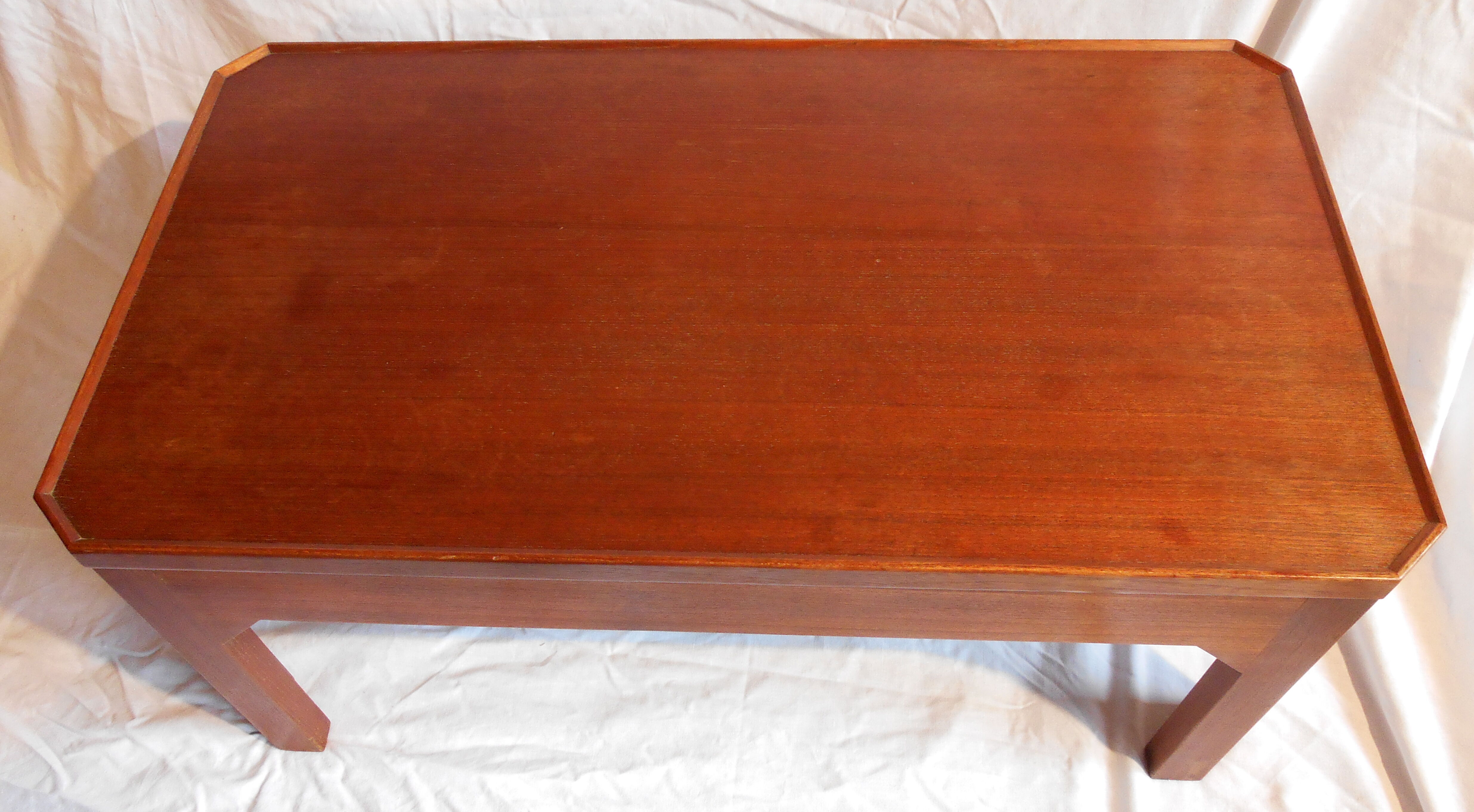 Coffee table mahogany