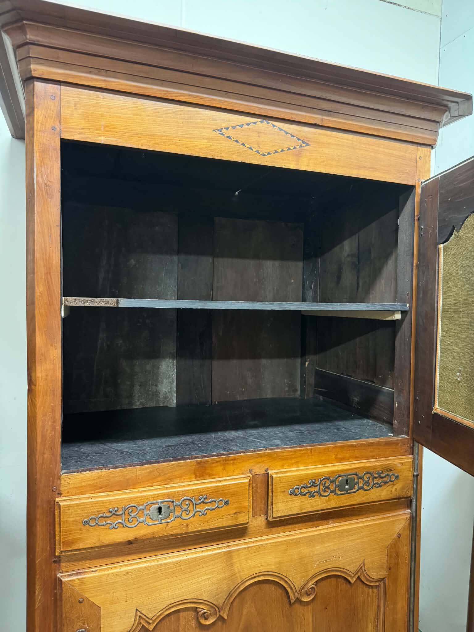 Bonnetière en merisier époque Louis XV