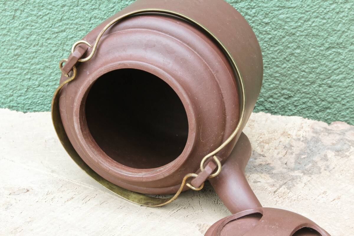 Chinese teapot in stoneware, Yixing, signed