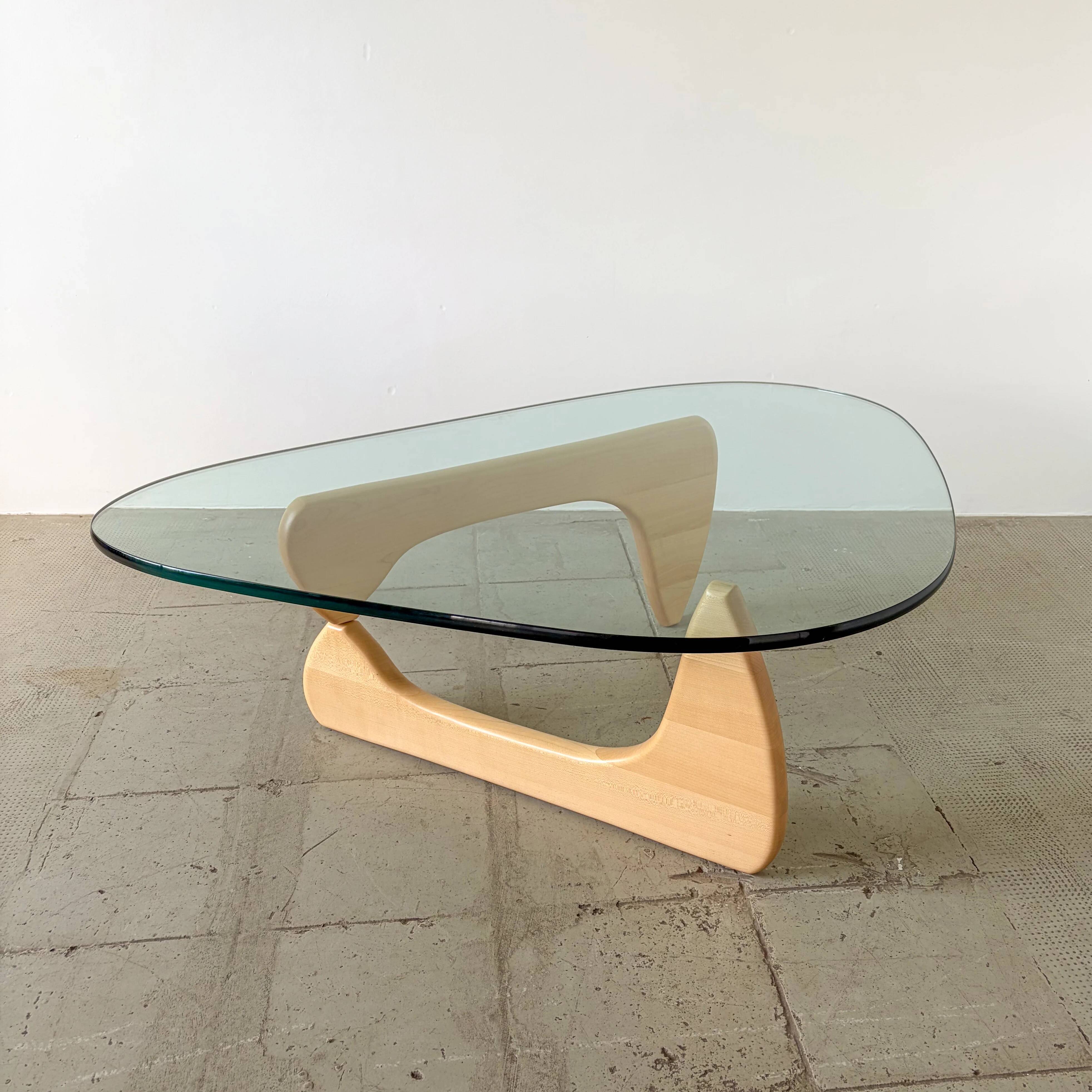 Iconic Noguchi coffee table in maple