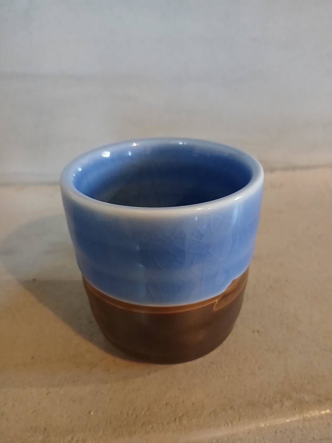 4 stoneware coffee cups