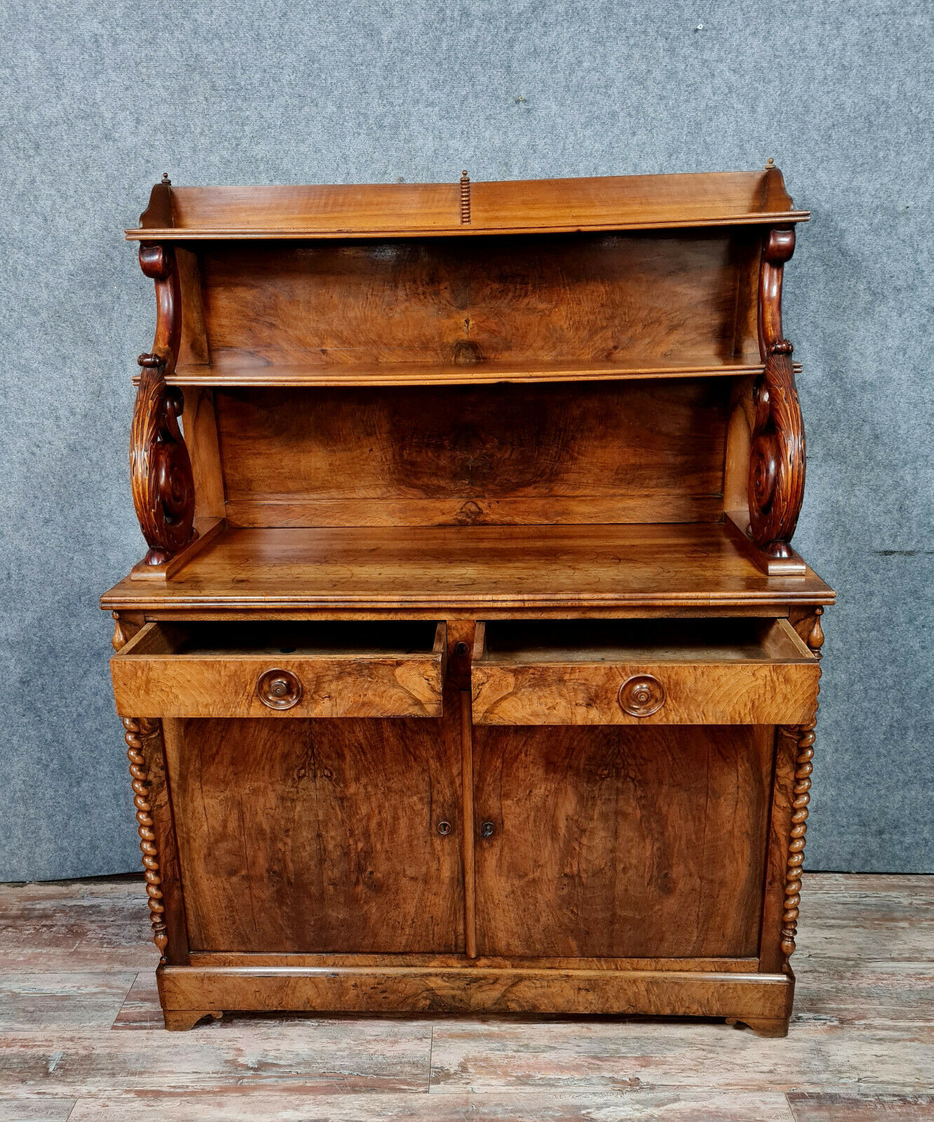 Vaisselier called Saint Hubert time Napoleon III in walnut bramble