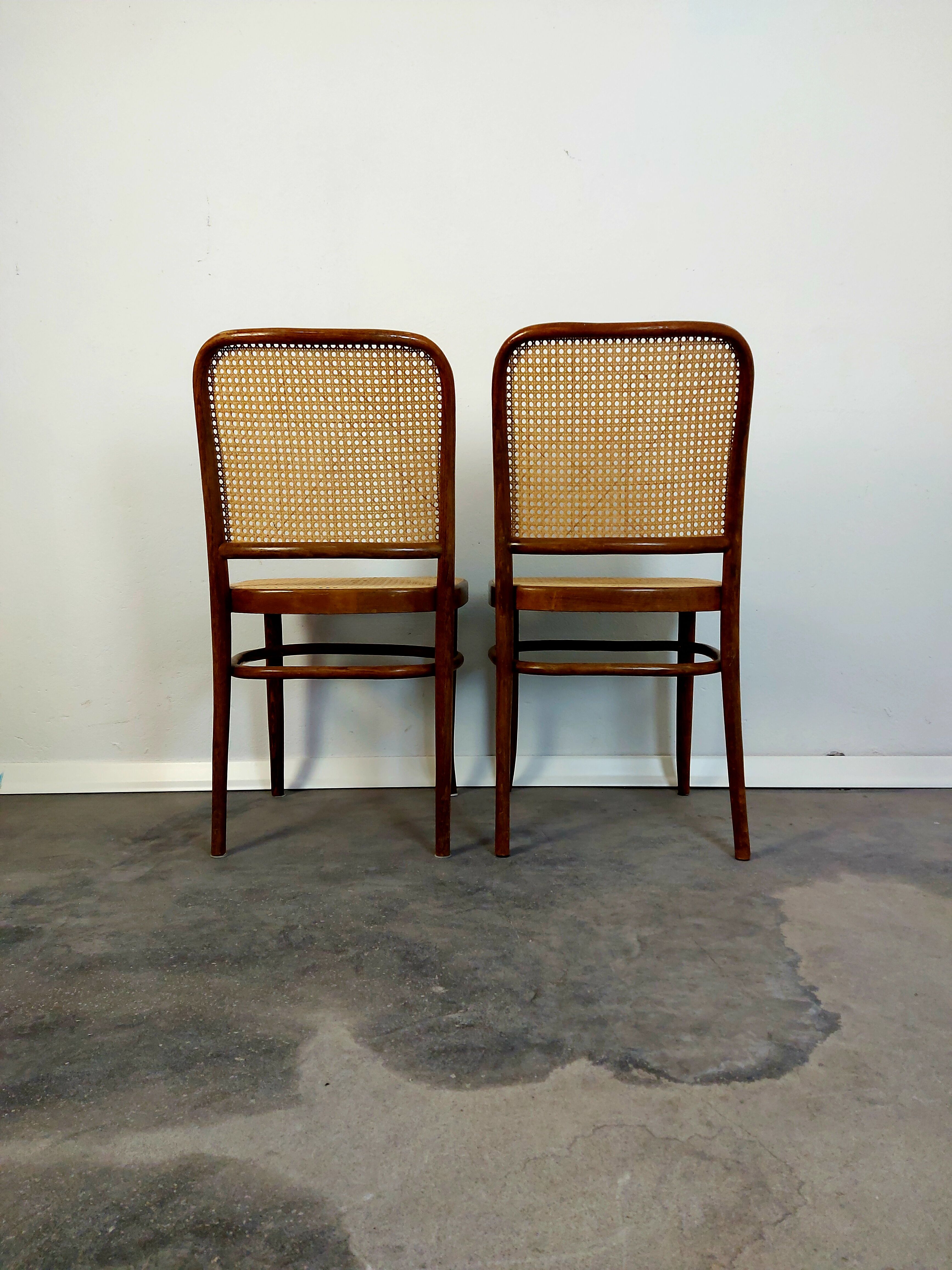 Prague Chair, no. 811 Bentwood chair, 1970s, 1 of 2